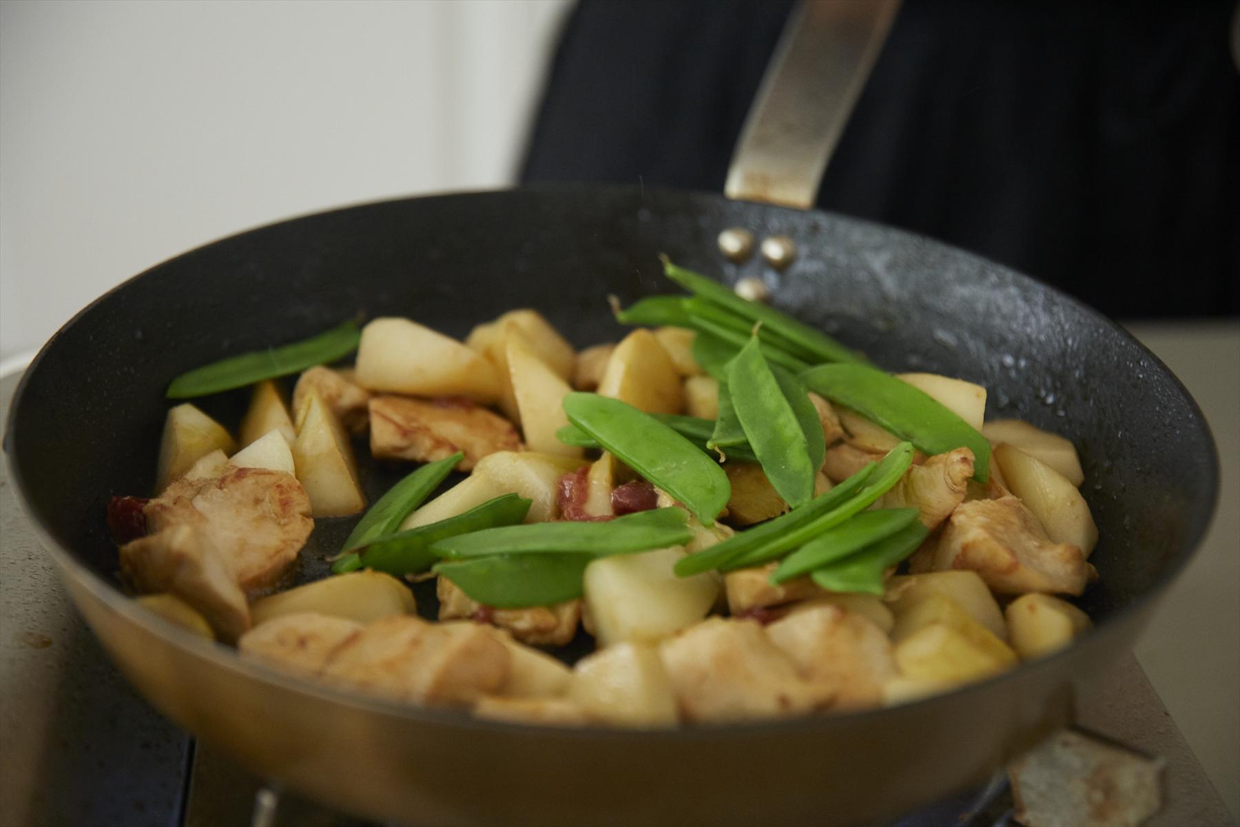 山ウドと鶏肉の梅炒め