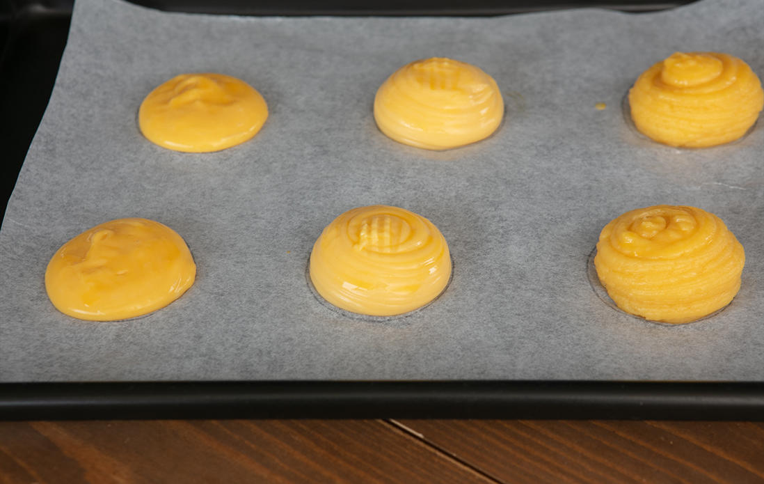 焼く前のシュー生地