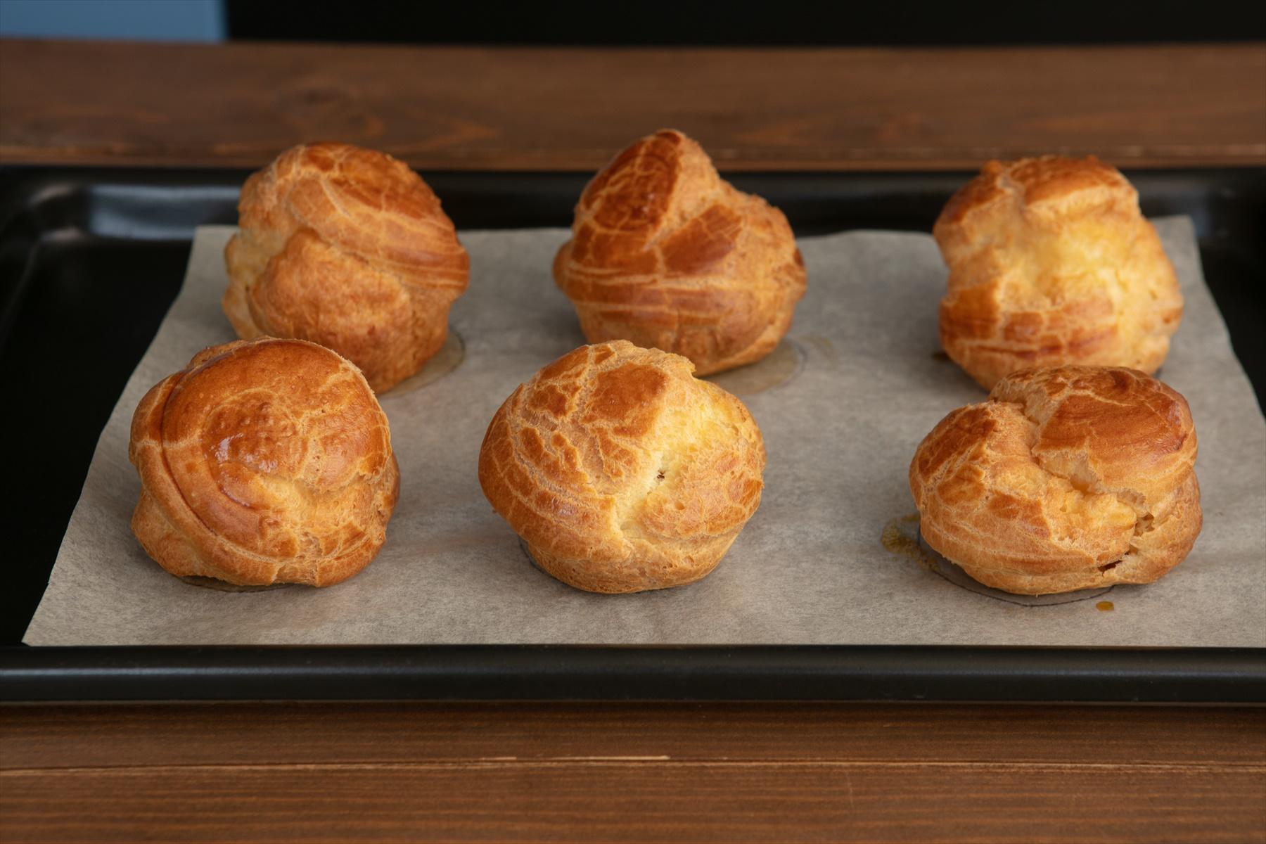 オーブンで焼き、冷ます