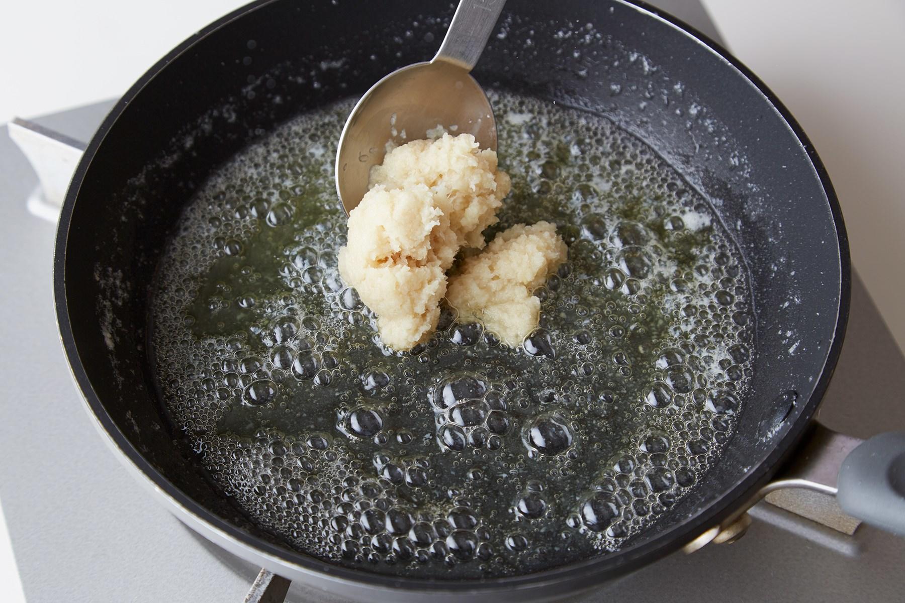 ソースをつくる