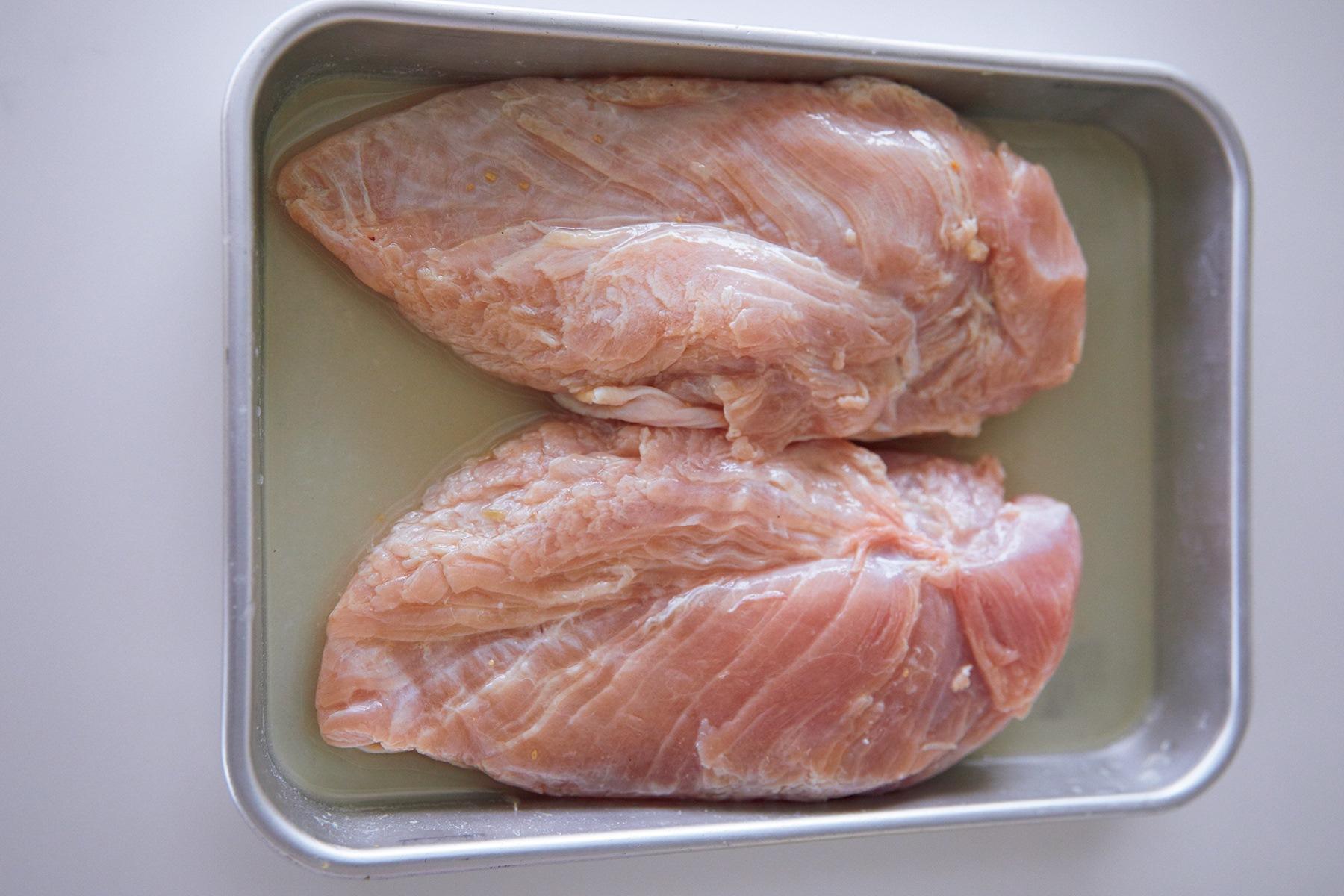 レモン汁をなじませる