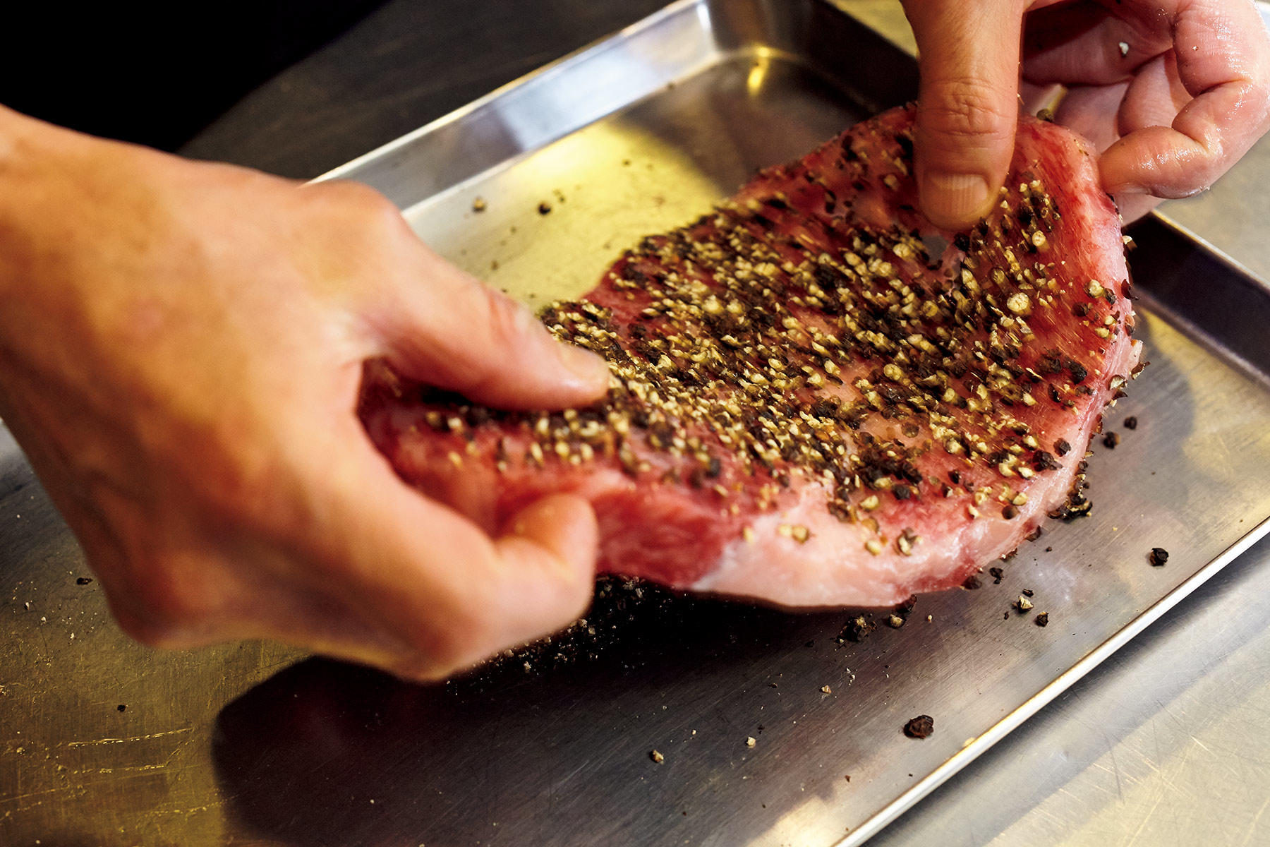 肉に貼り付ける