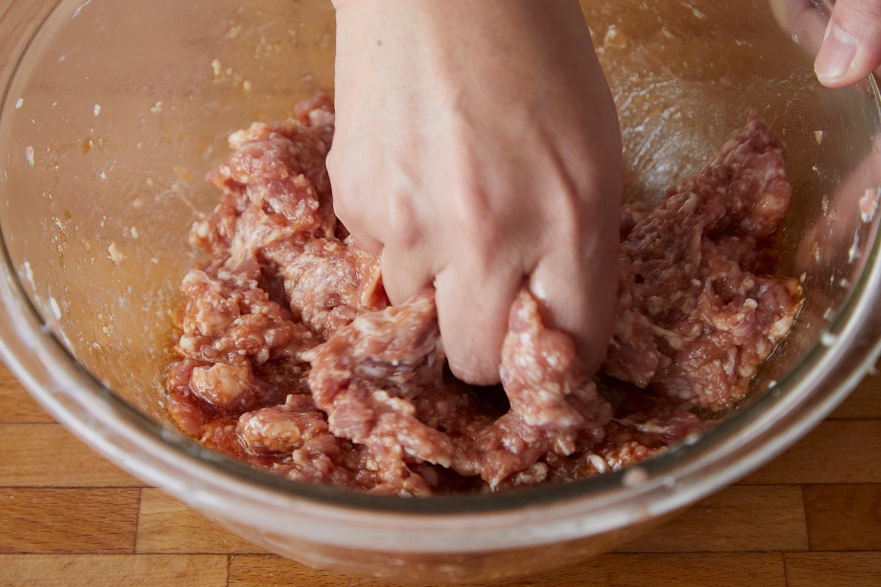 調味料を加える