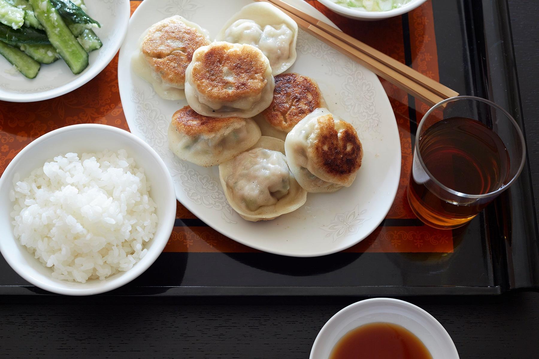 セロリと椎茸の肉肉餃子のお供“きゅうりの香り油和え”