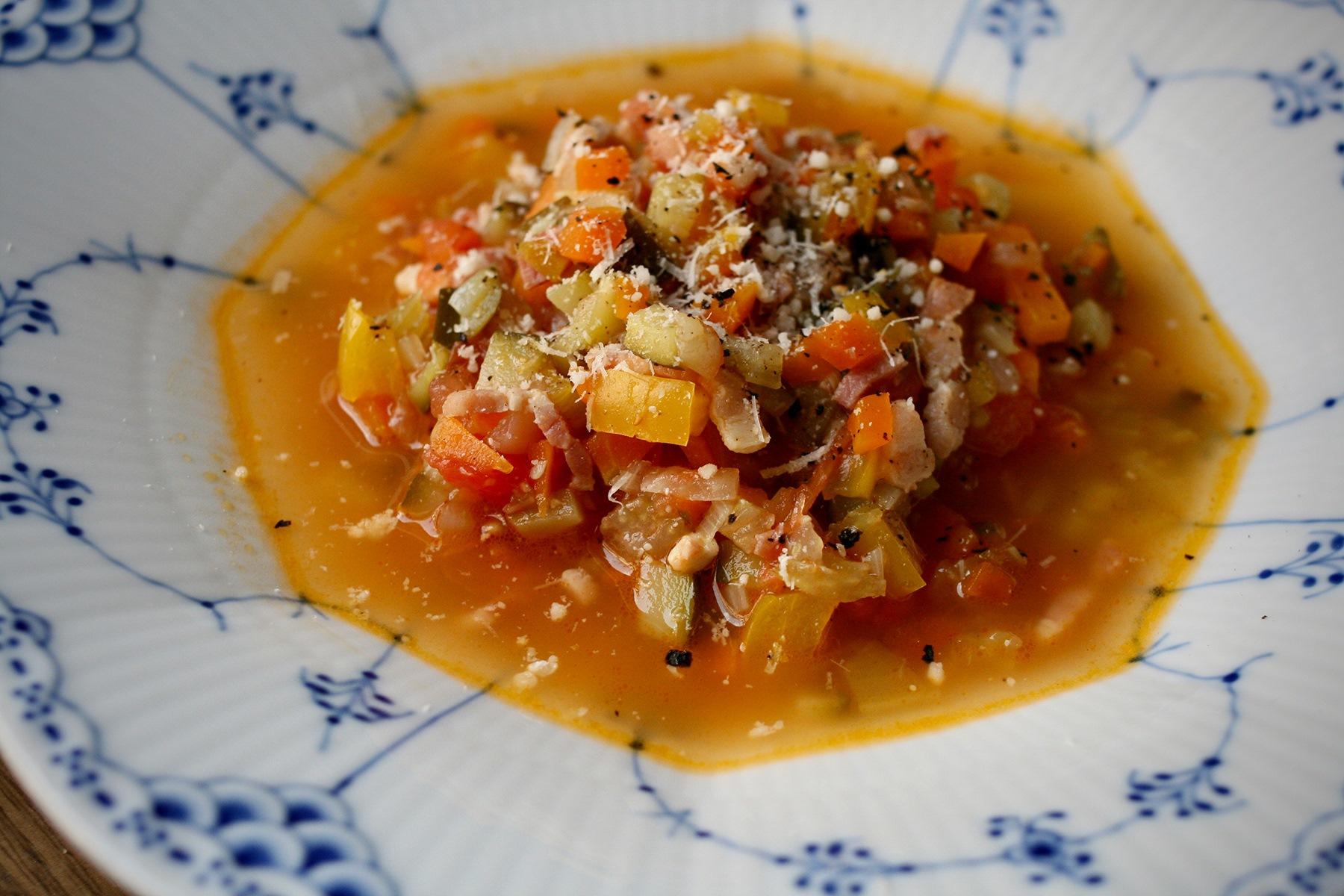 味を整え盛り付ける