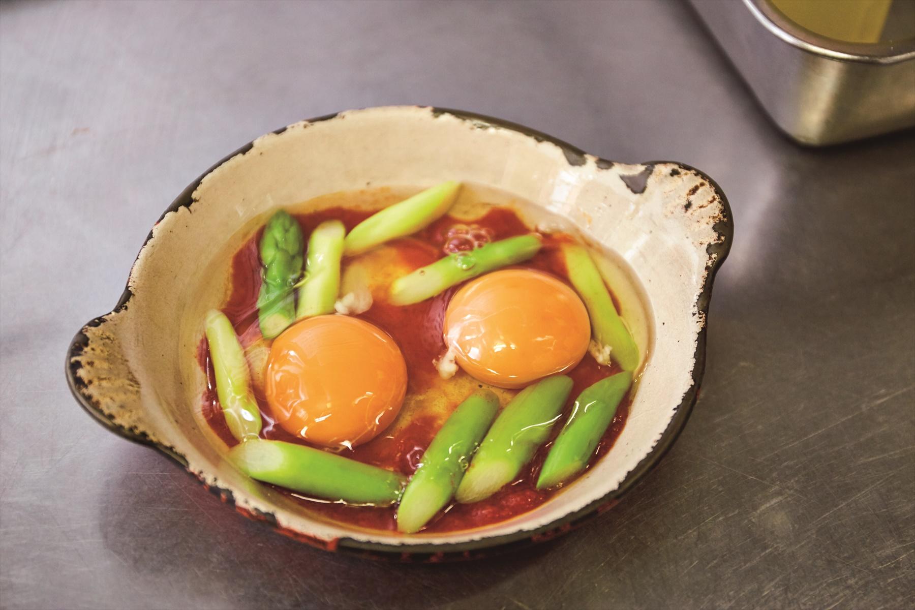 器に具材を入れる