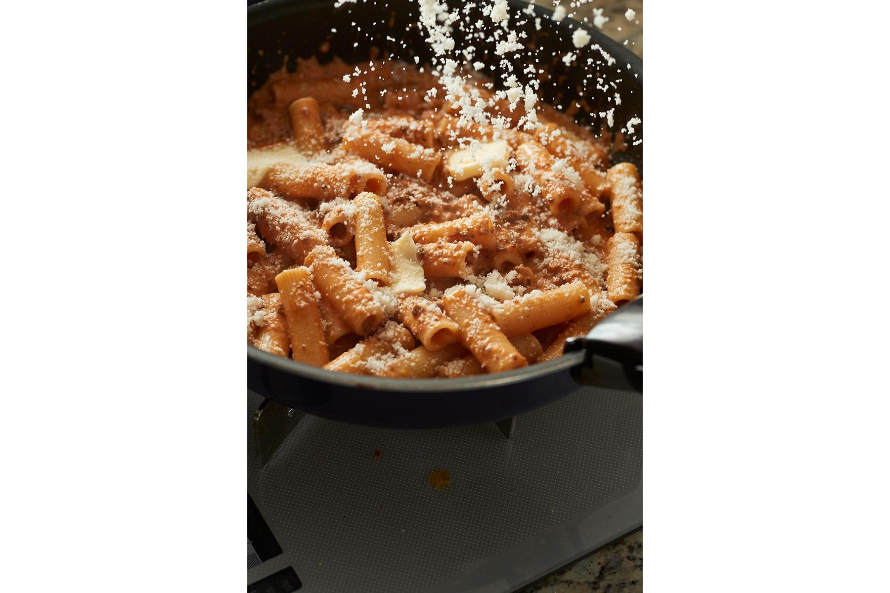 バター、チーズを入れる