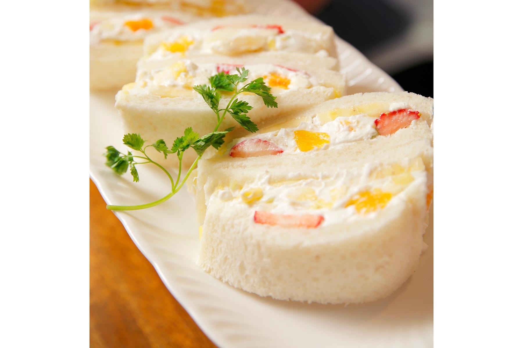 東京・赤羽「プチモンド」のフルーツサンド