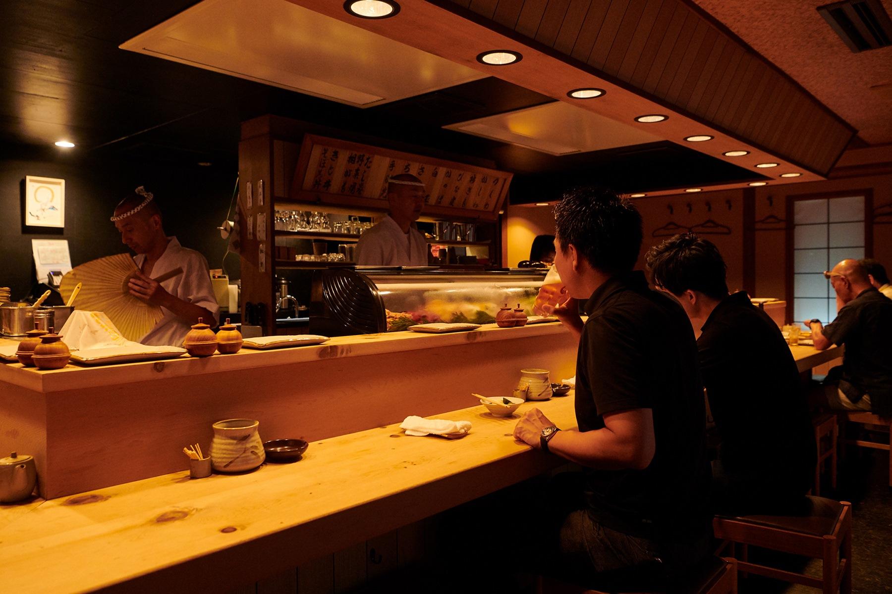 東京・荒木町「焼鳥 多喜」店内
