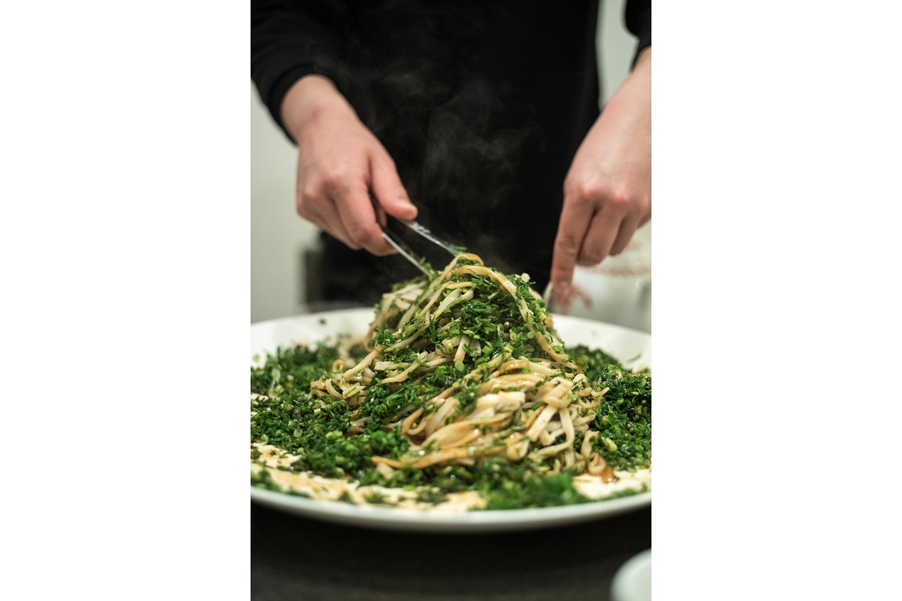 東京・曙橋「敦煌」のニラソバ