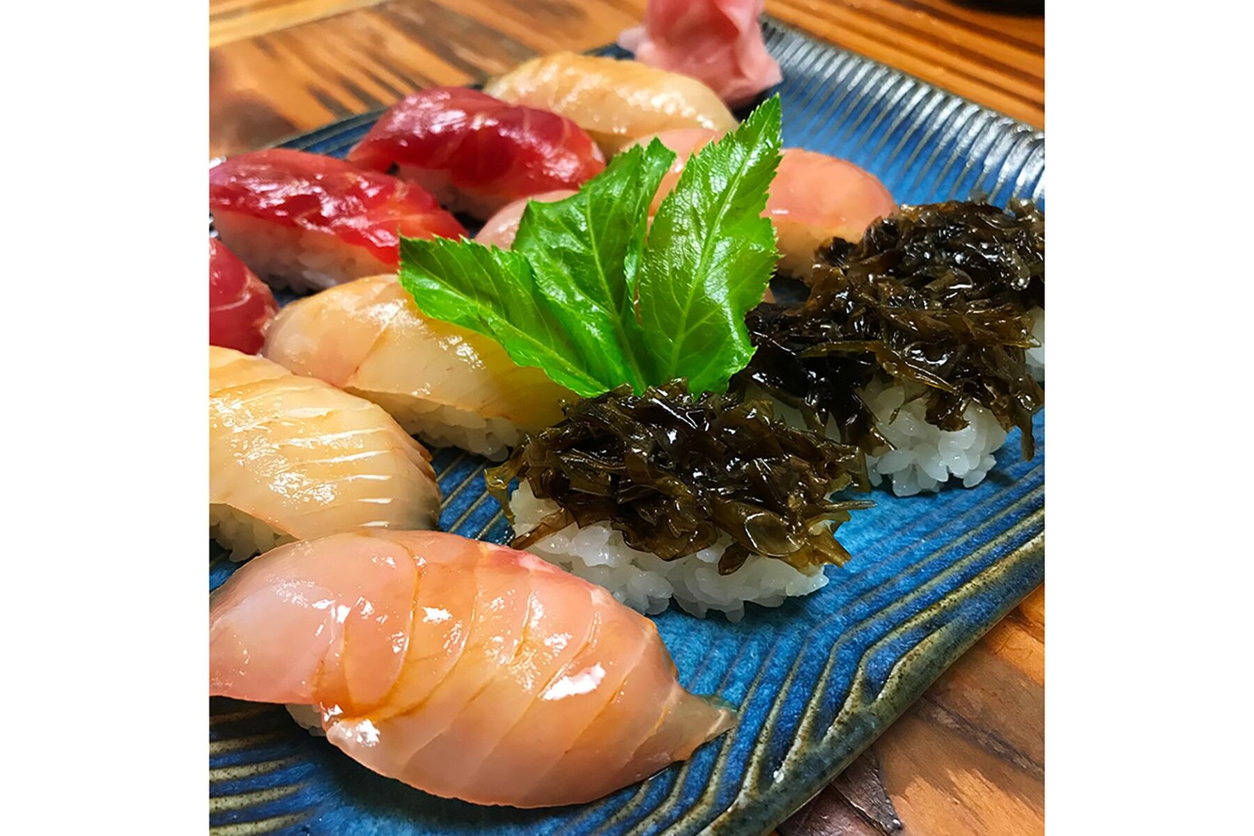 八丈島「梁山泊」の島寿司