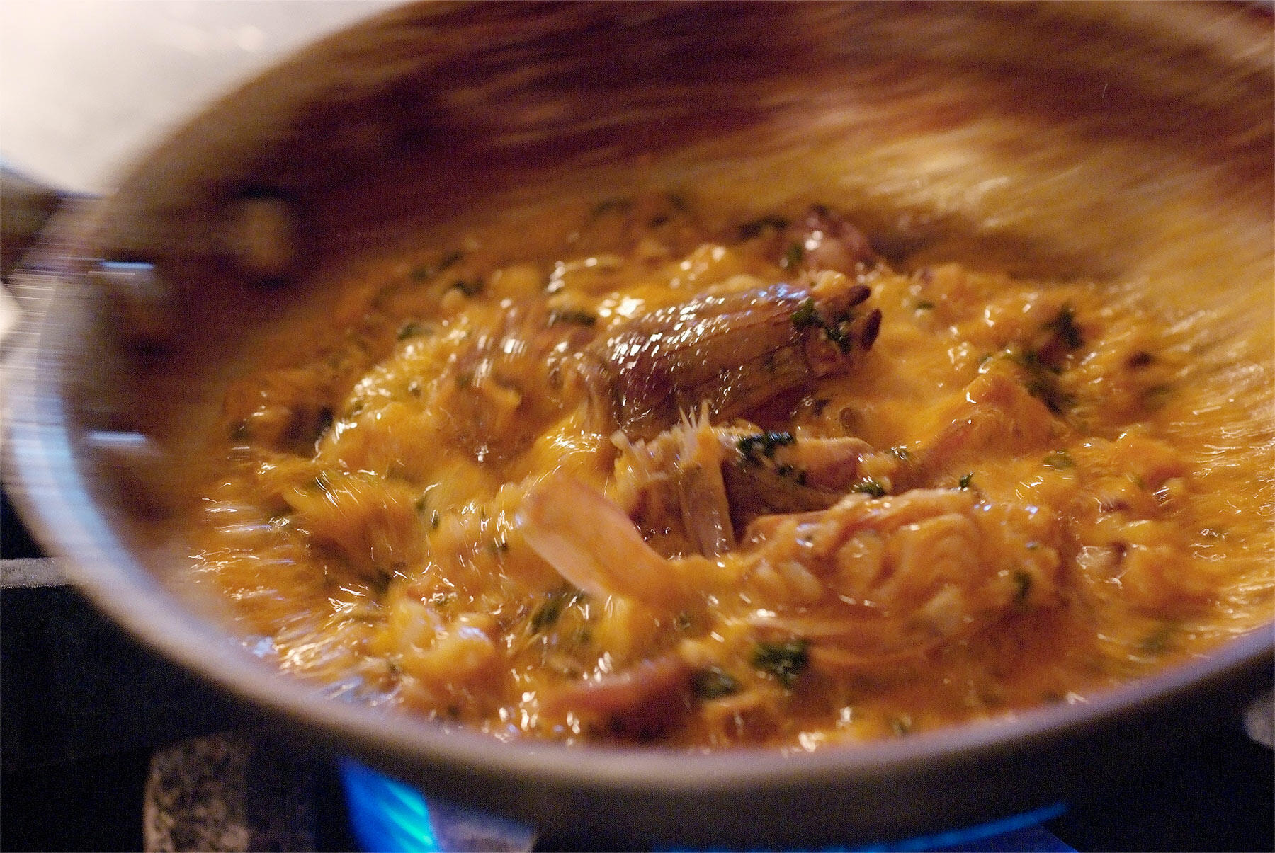 北海道・札幌「MAGARI（マガーリ）」の春シャコとサフランのキタリーニ