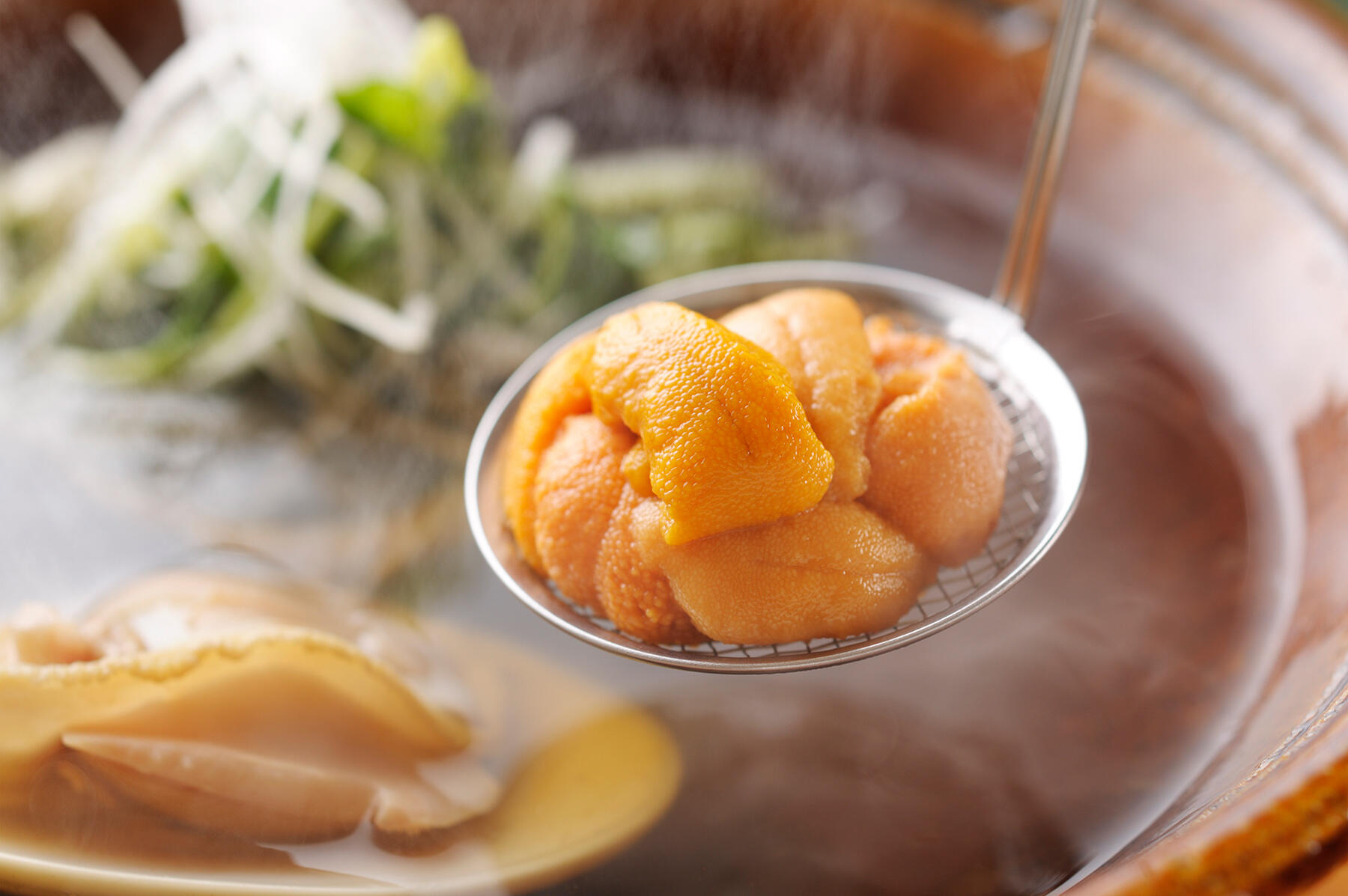 北海道・札幌「しゃぶしゃぶ酒屋 しの平」の雲丹のしゃぶしゃぶ