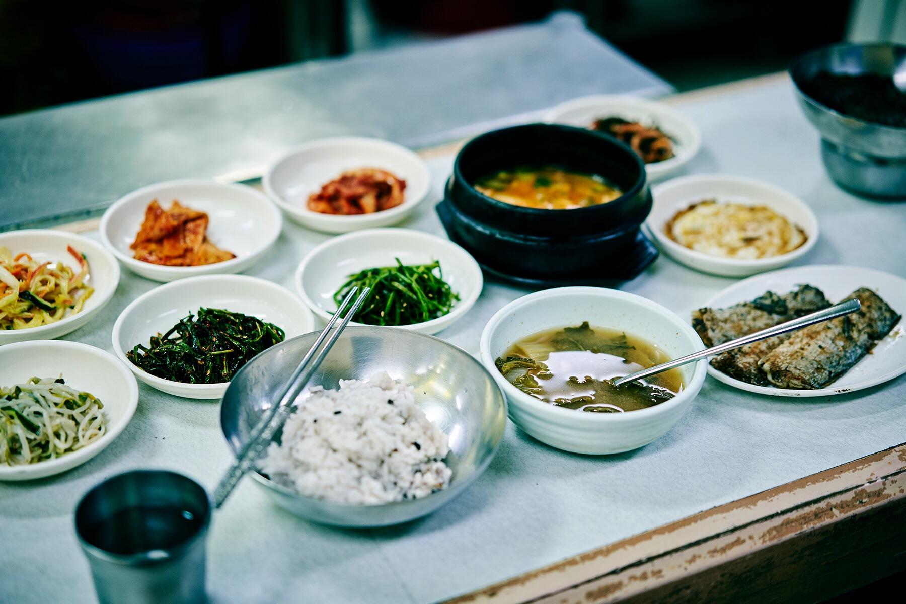 韓国・釜山「タミャン食堂」の定食