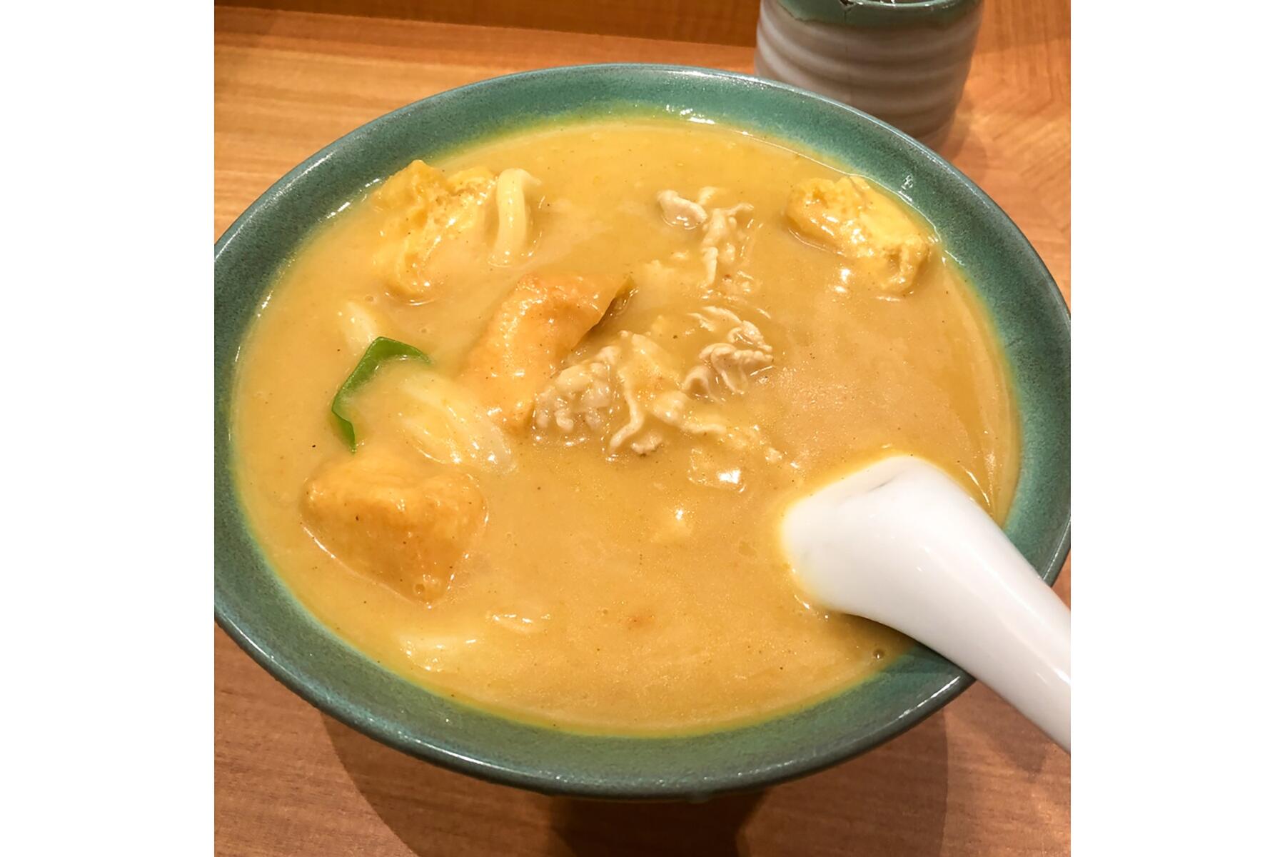 名古屋・栄「うどん錦」のカレーうどん