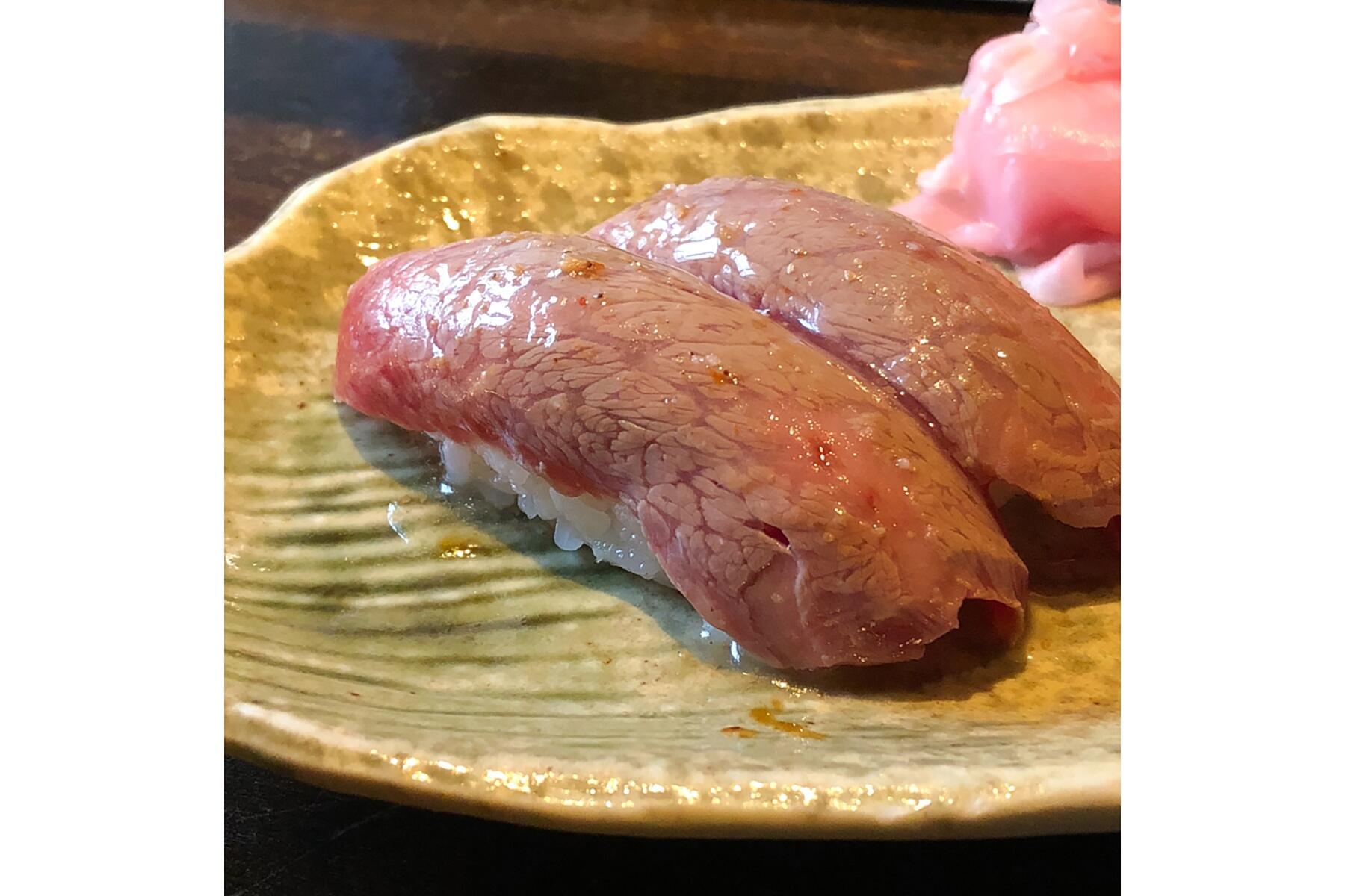 沖縄・石垣島「ひとし 石敢當店」の石垣牛の握り