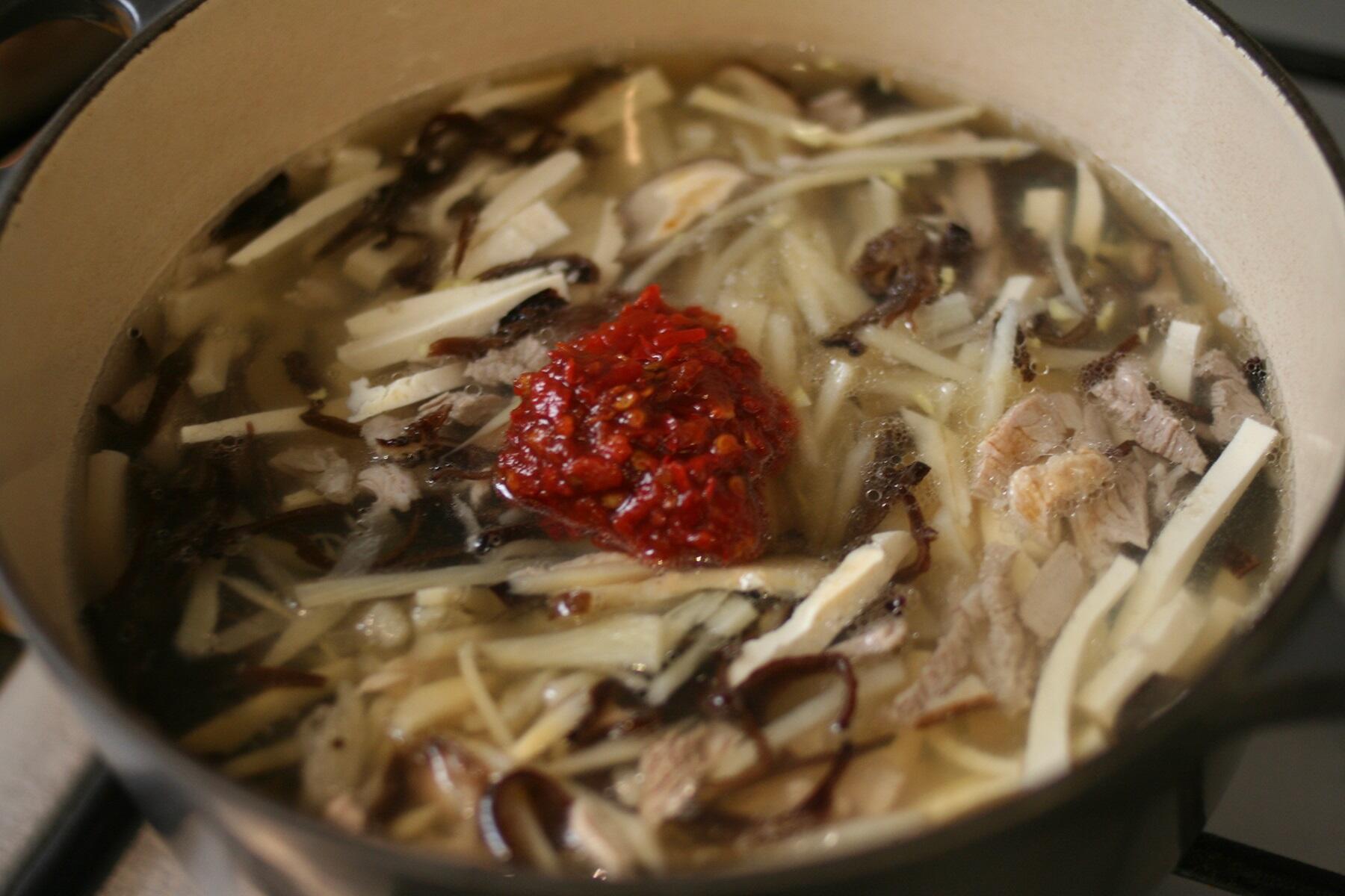 調味料を加える