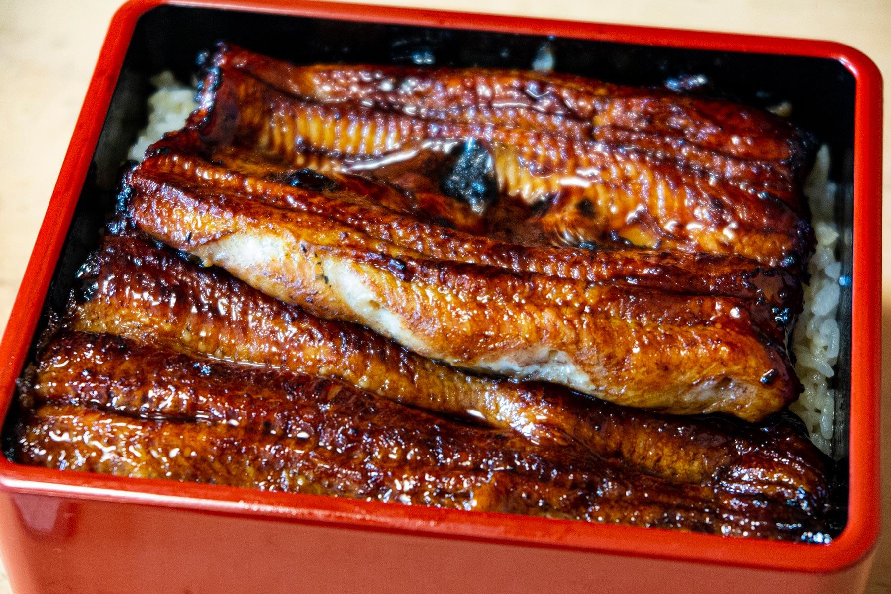 神奈川・小田原「うなぎ亭 友栄」の青うなぎ