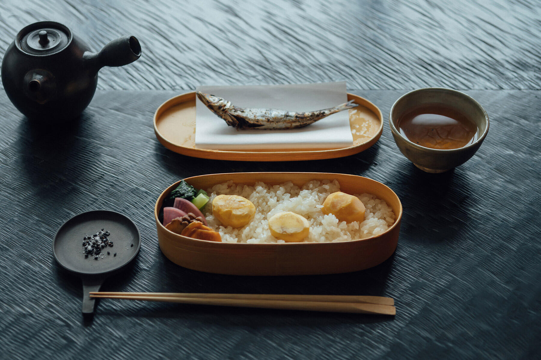 東京・表参道「櫻井焙茶研究所」の栗おこわ