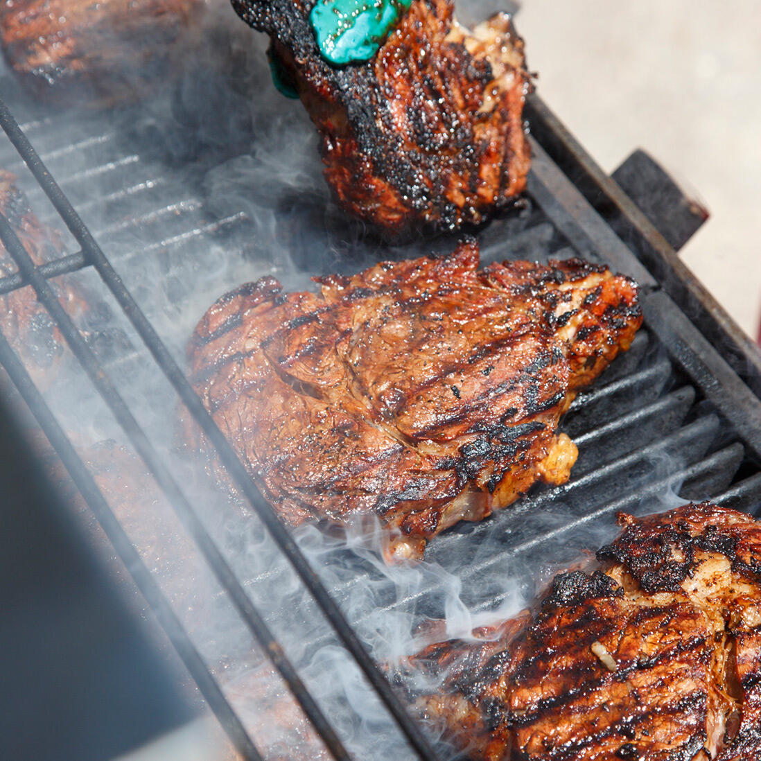 アメリカ・ワイオミング「Y-6 RANCH」のステーキ