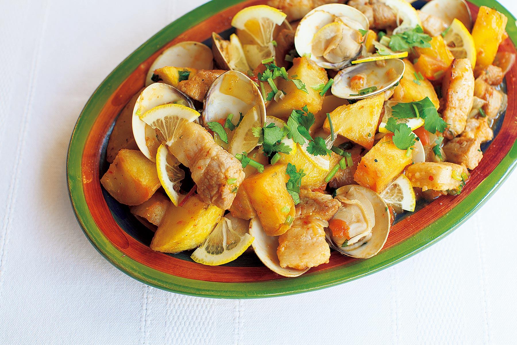 予約の取れないポルトガル料理店「クリスチアノ」の“豚とアサリのアレンテージョ”