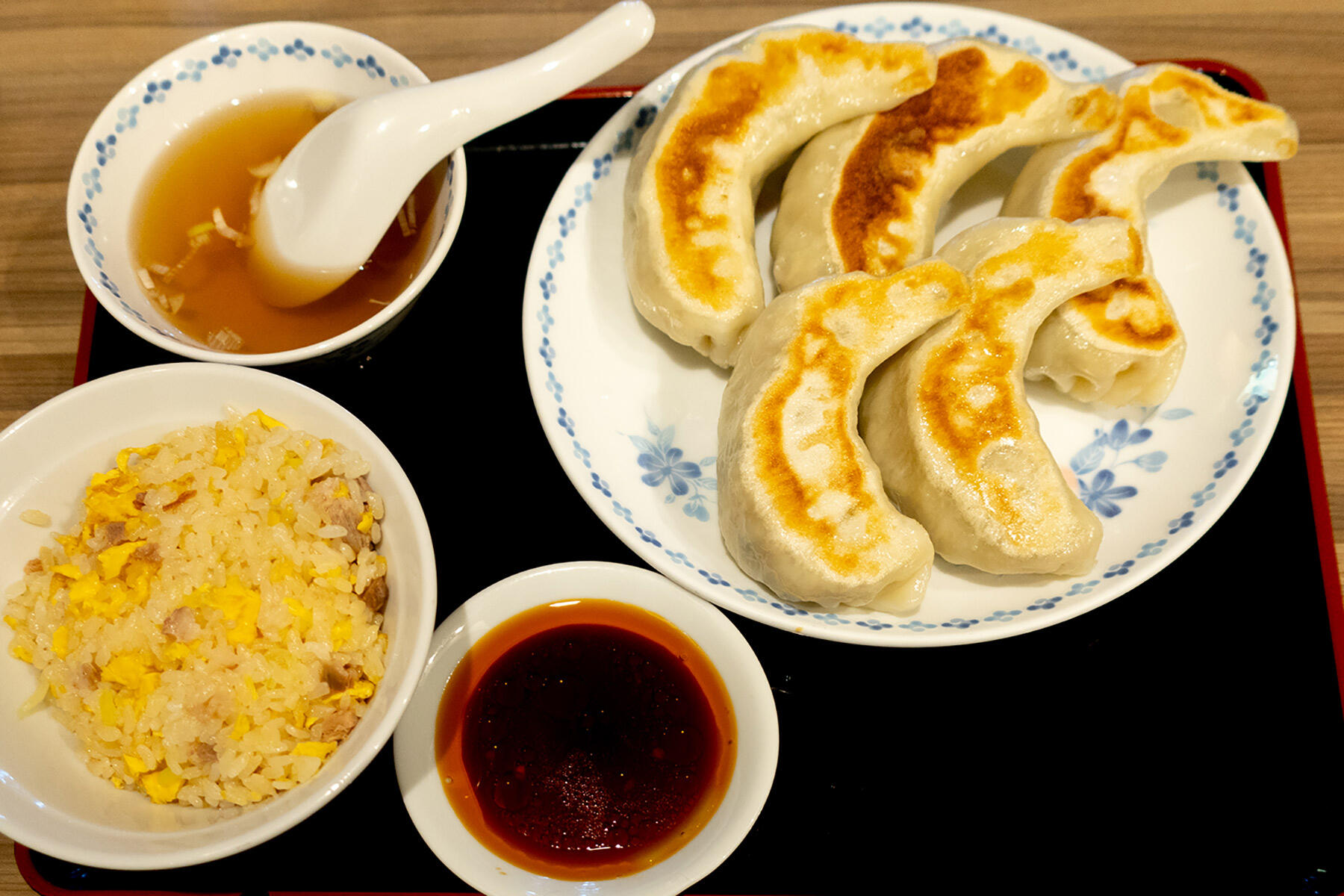 東京・池袋「開楽」の餃子定食