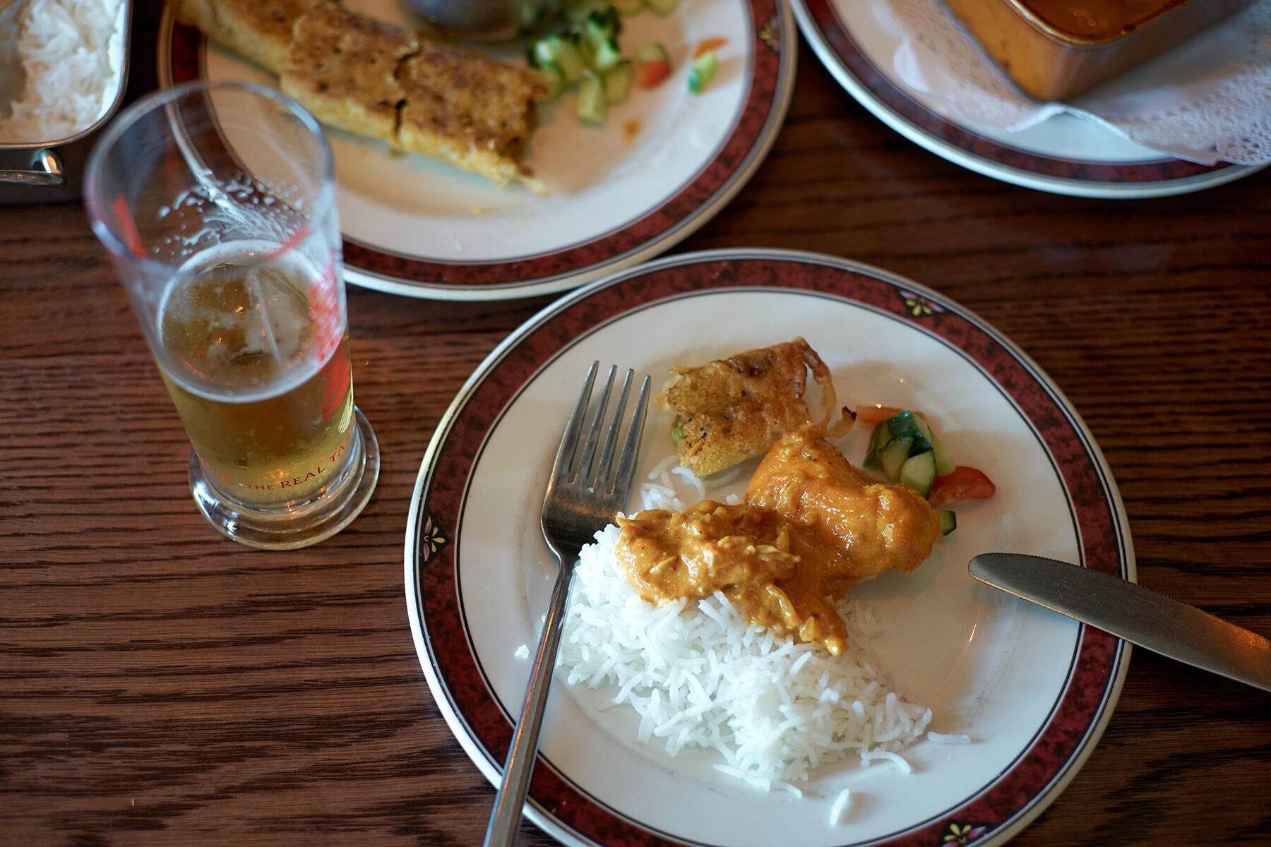 スコットランド・グラスゴー「インド料理mother india cafe」のバターチキンカレーとドーサ