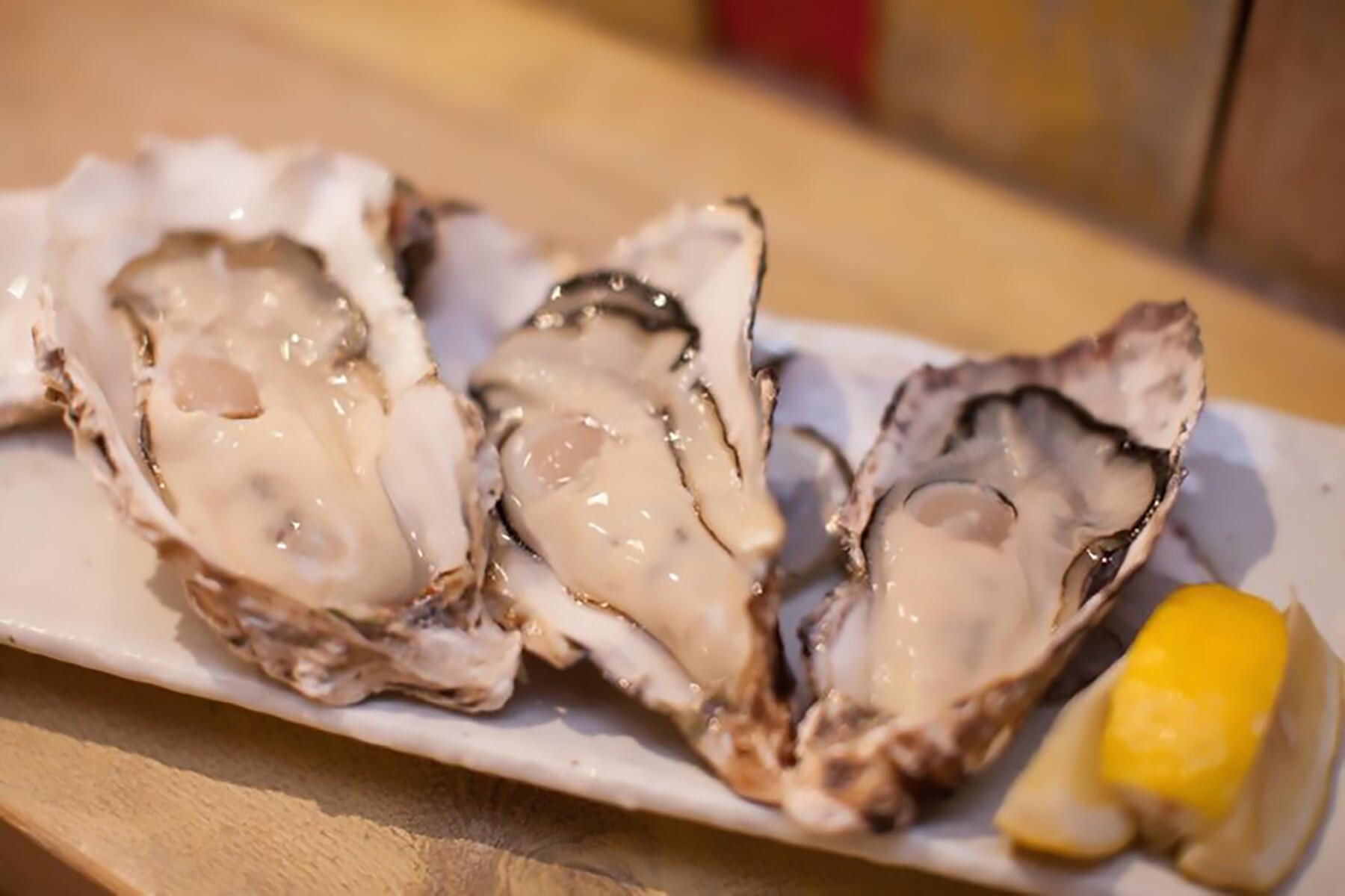 東京・松陰神社「アリク」の牡蠣三種盛り