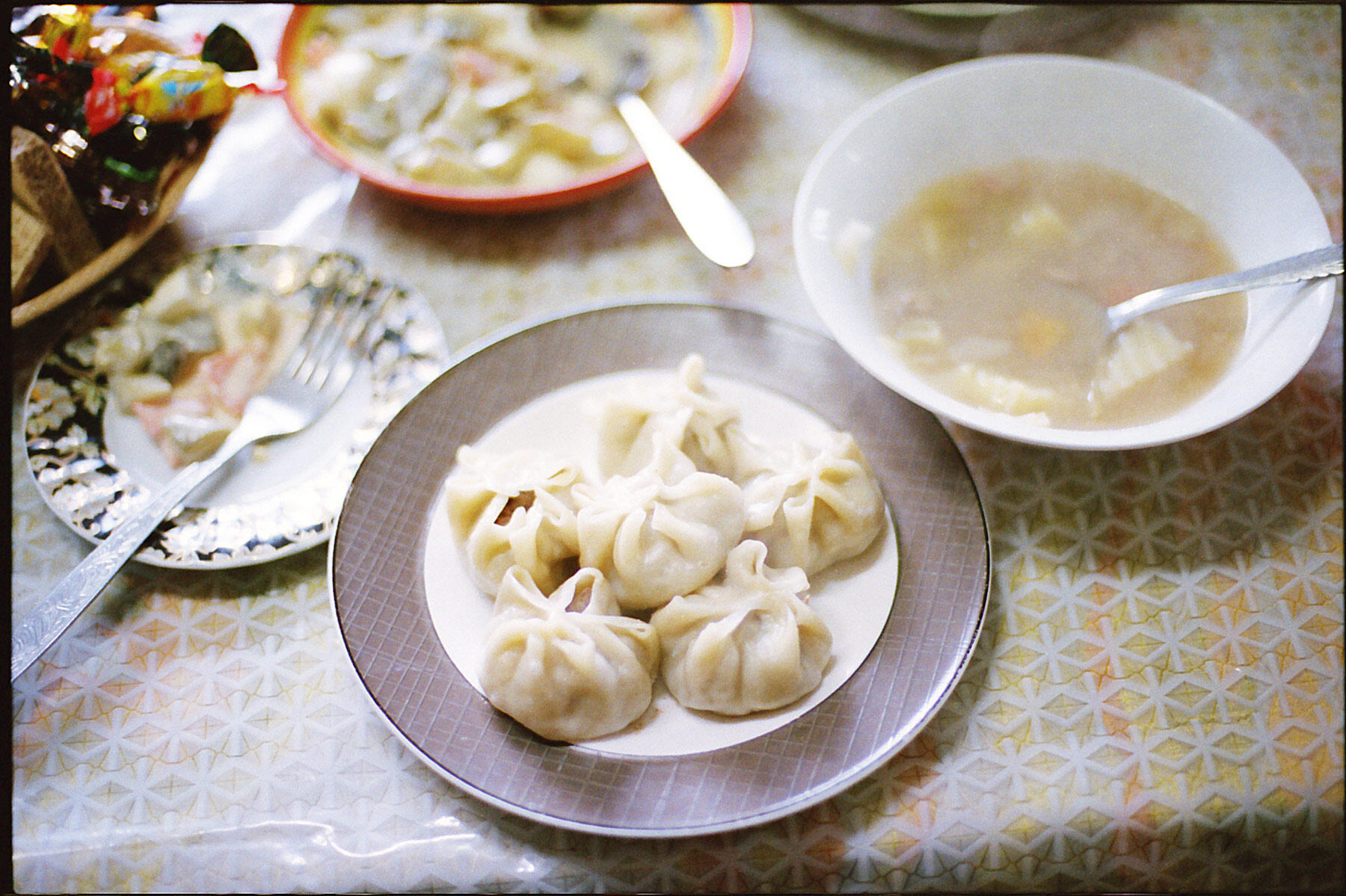モンゴル・トングリ村のポーズ