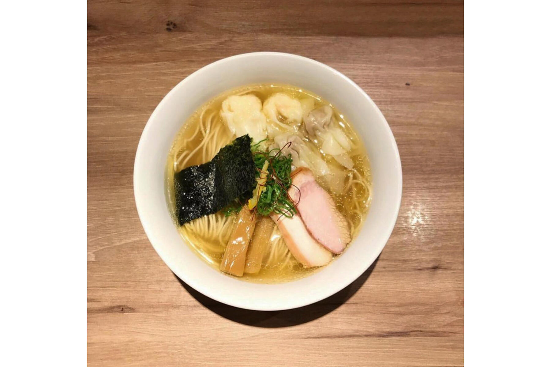 東京・矢口渡「中華sobaいそべ」の白旨中華そば