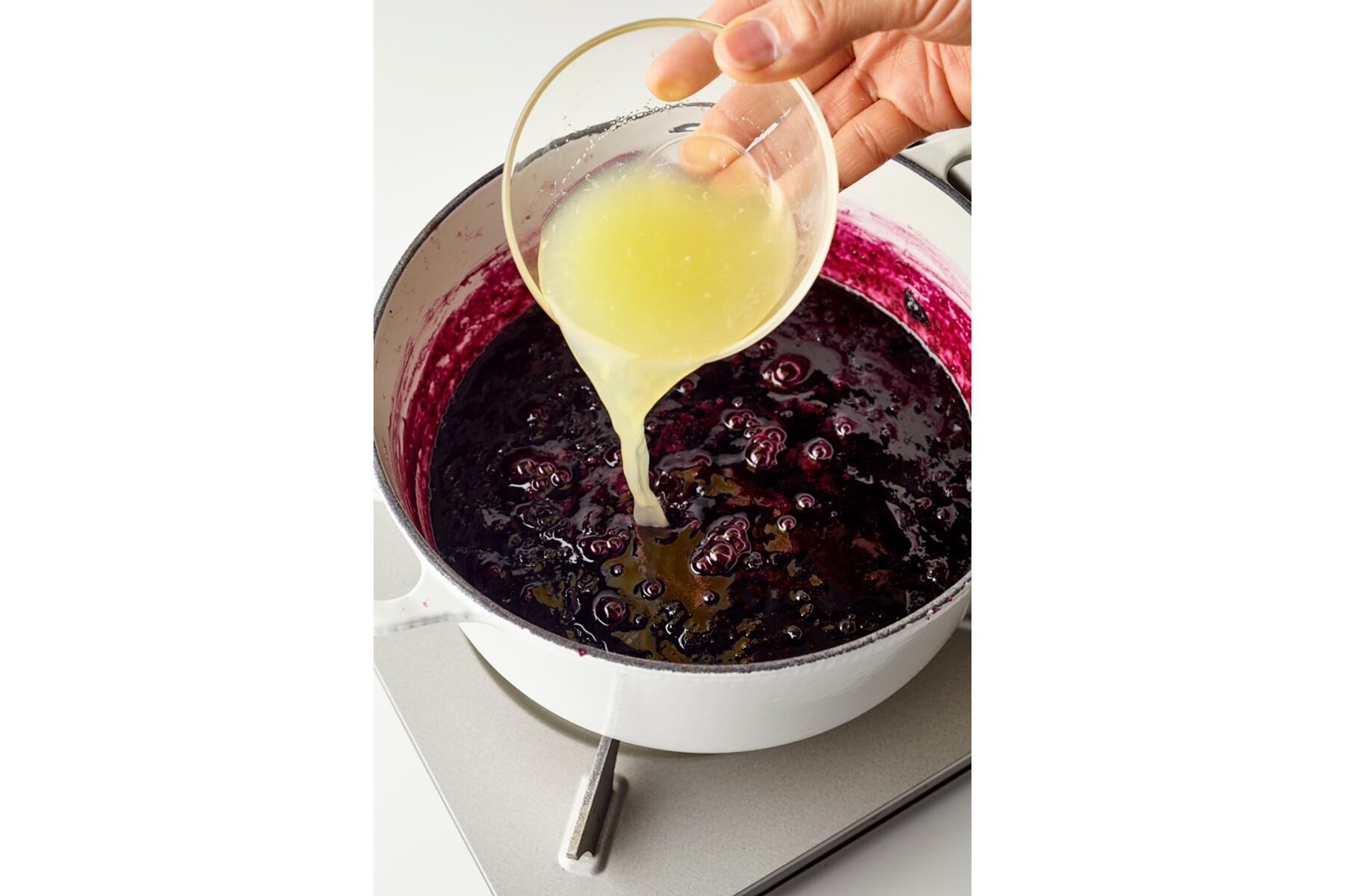 レモン汁を加える