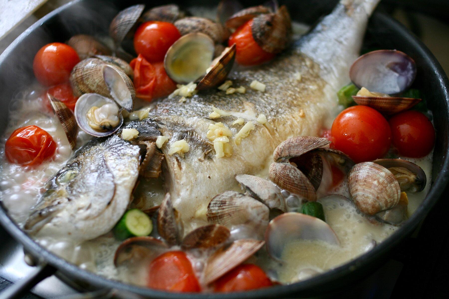 白ワインで煮る