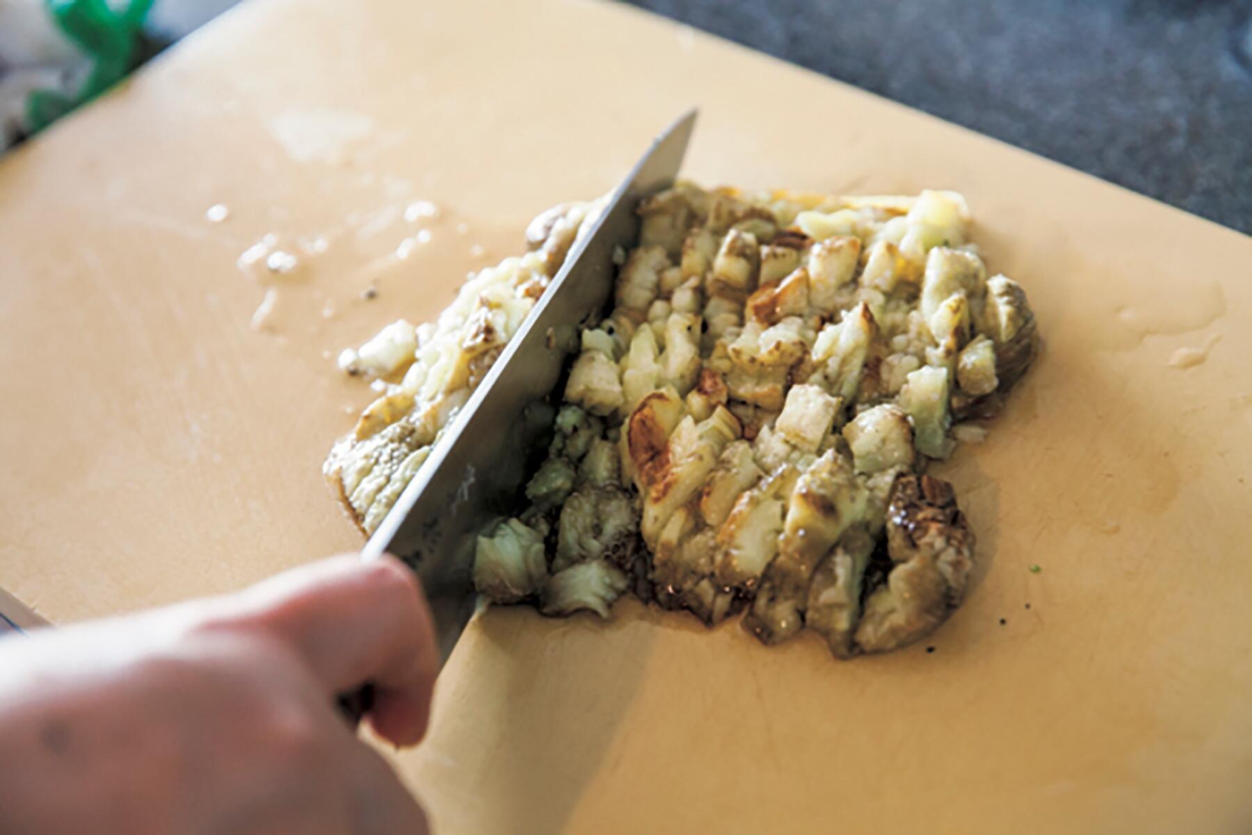 茄子をペースト状にする