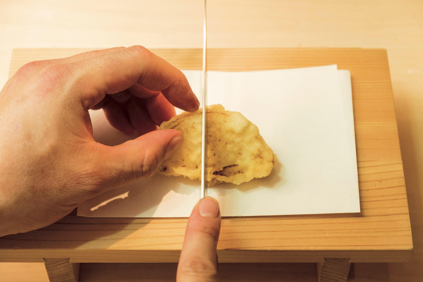 カットし、盛りつける