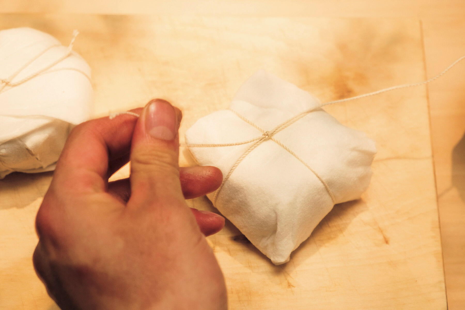 紙で包み、じっくり加熱