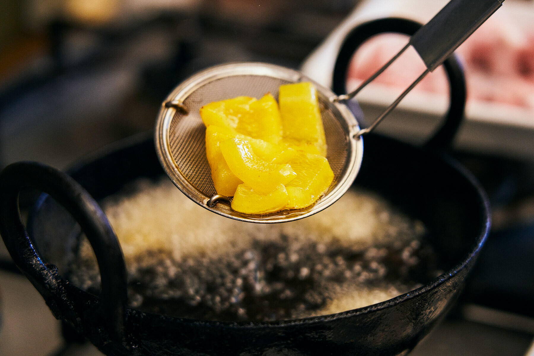 パプリカを揚げる