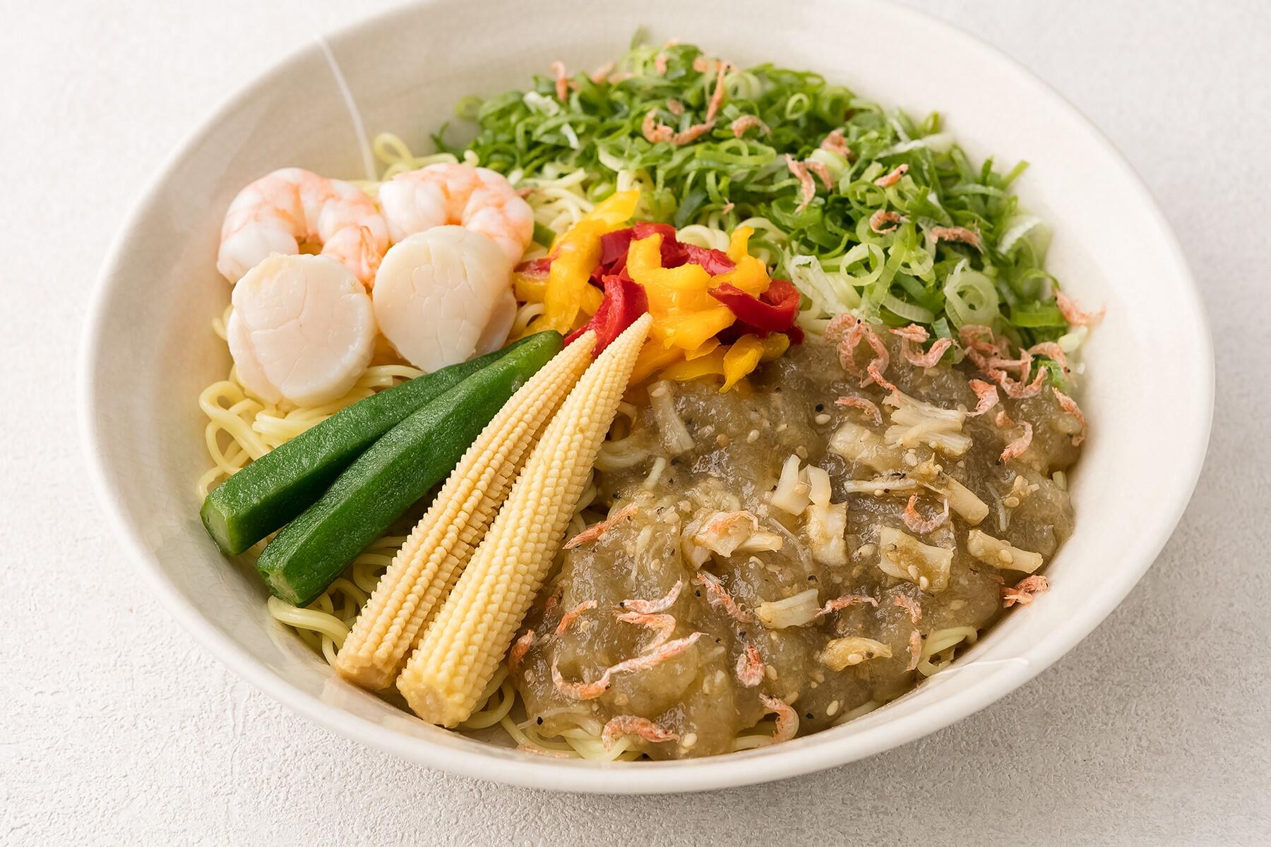 北海道産ほたてと干貝柱入り とろろ昆布ジュレの海鮮まぜそば