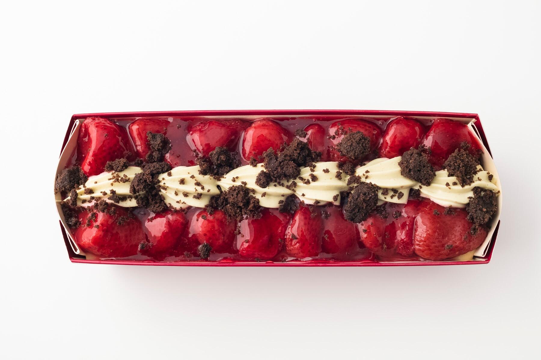 苺と黒胡麻ショコラシュトロイゼルのピスタチオタルト