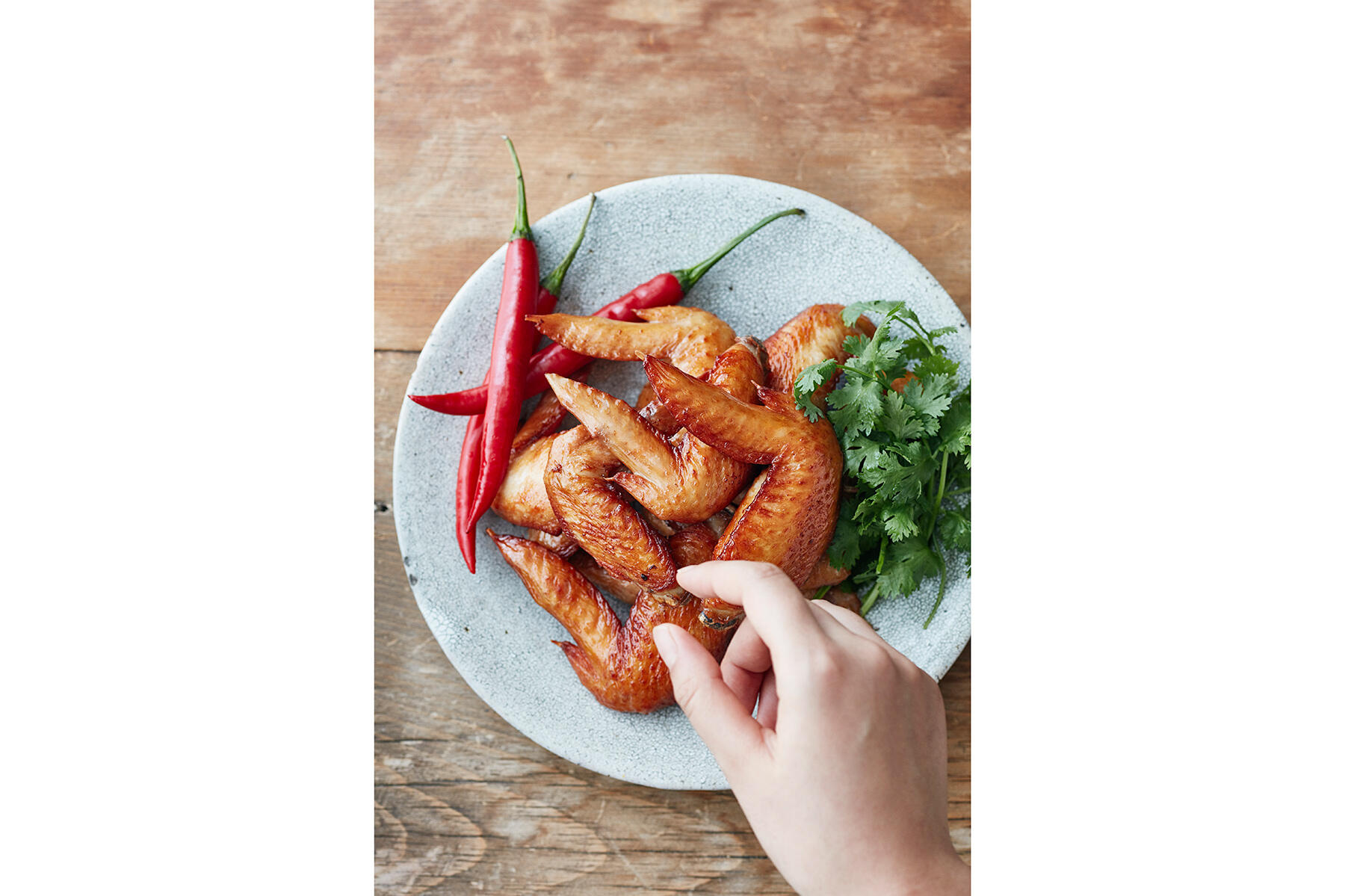 コウケンテツさんのにんにくと生姜を効かせた“手羽先の醤油揚げ”