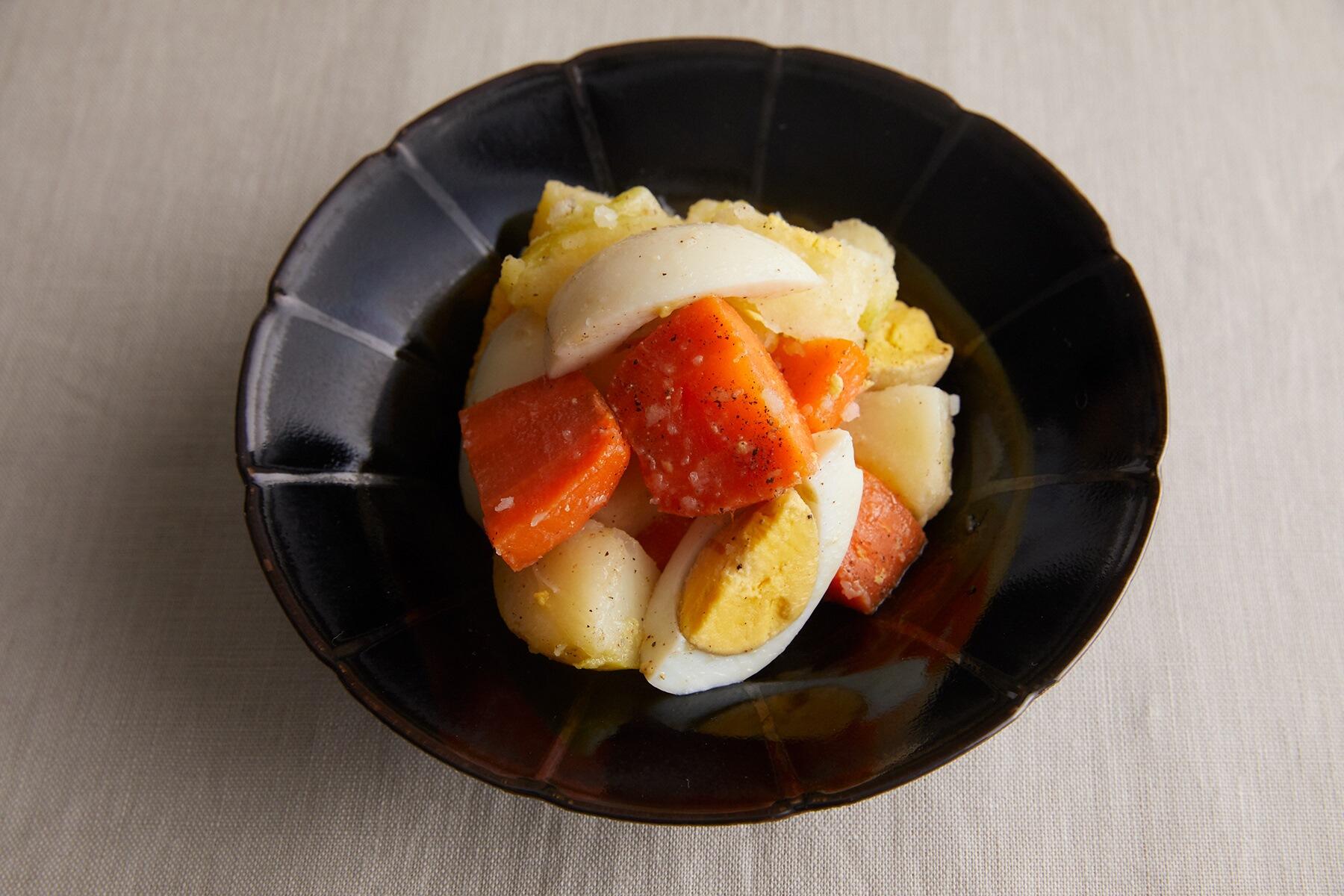 サラダをつくる