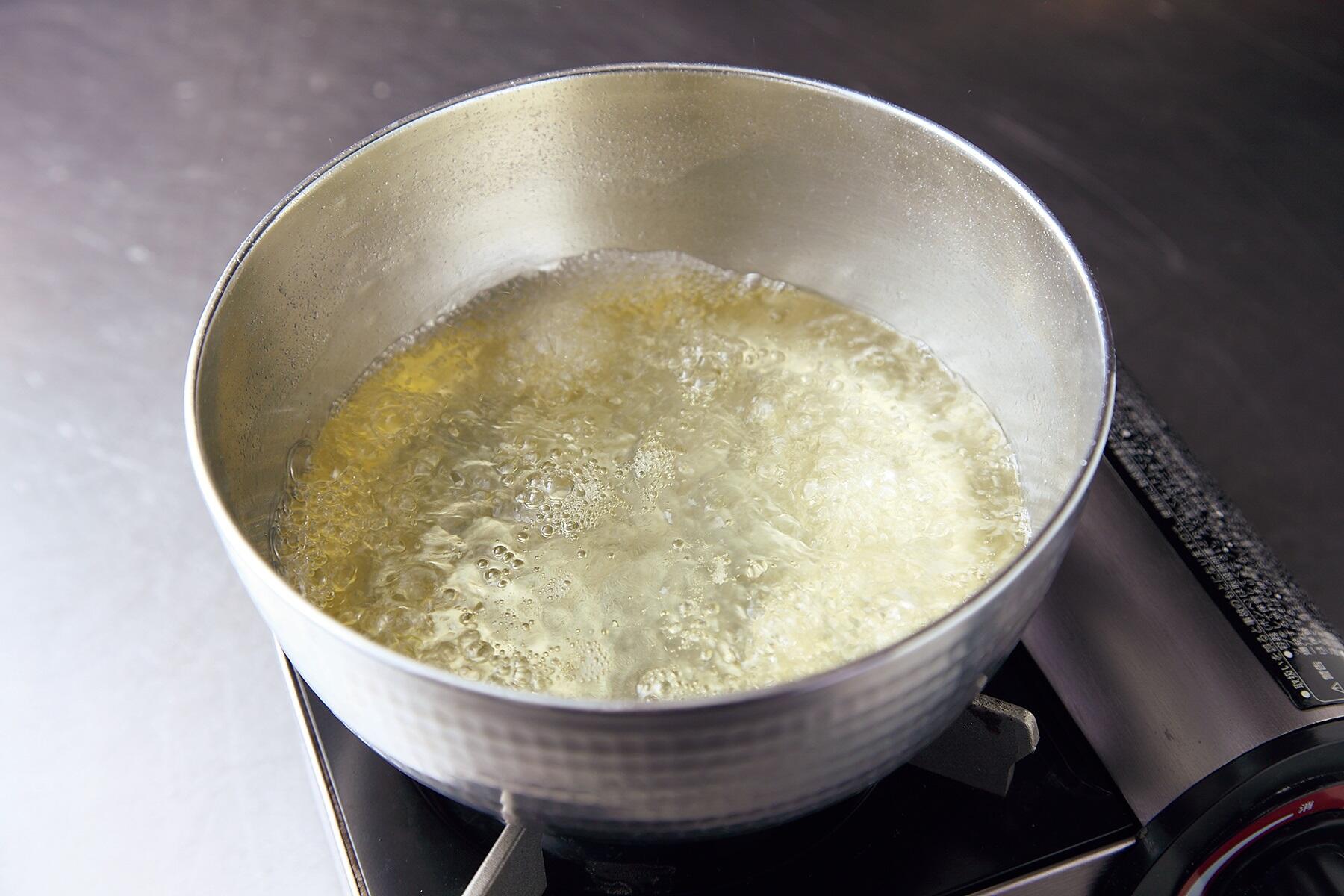 みりんと酒を煮きる