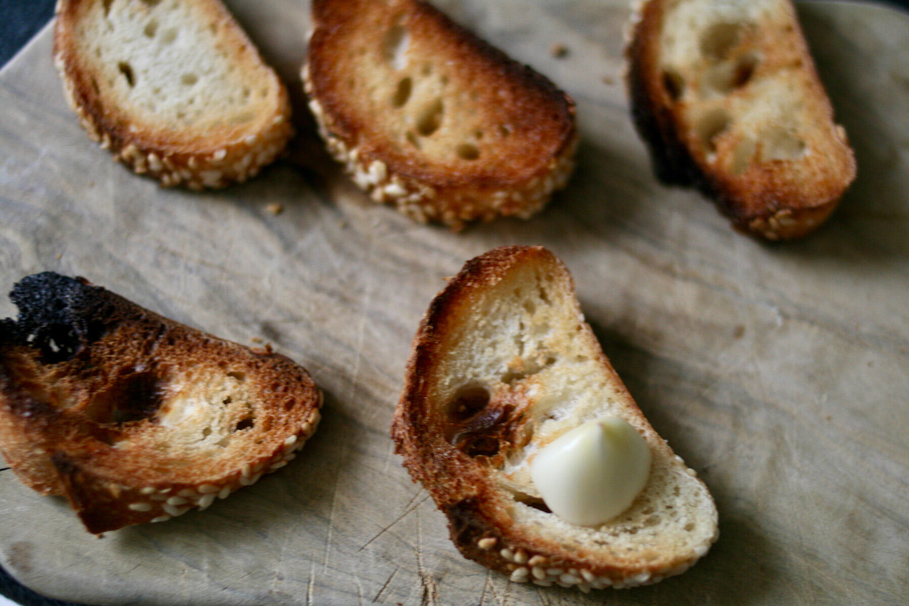 パンをトーストする