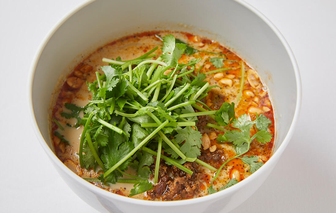 “豆乳の肉味噌入り担々うどん