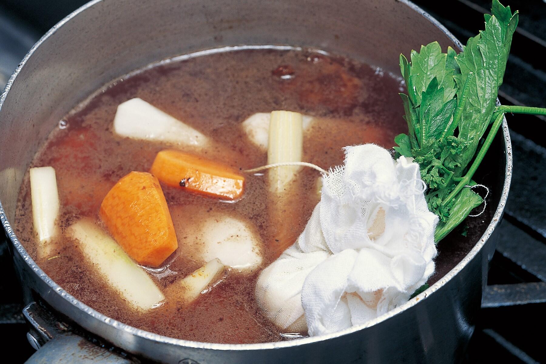 崩れにくい野菜から煮る