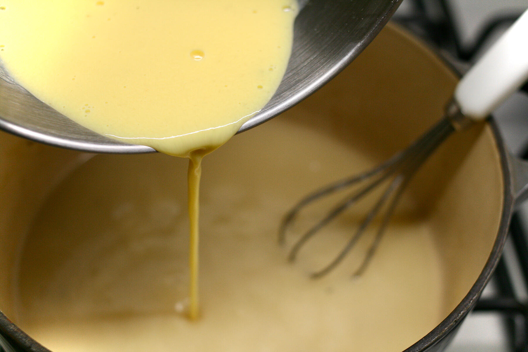 クリームソースをつくる