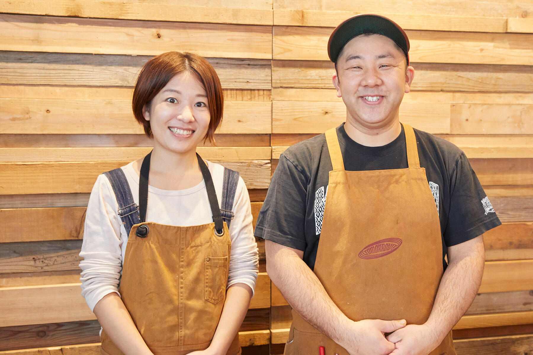店主の礒邊和敬さんと奥様の麻由さん