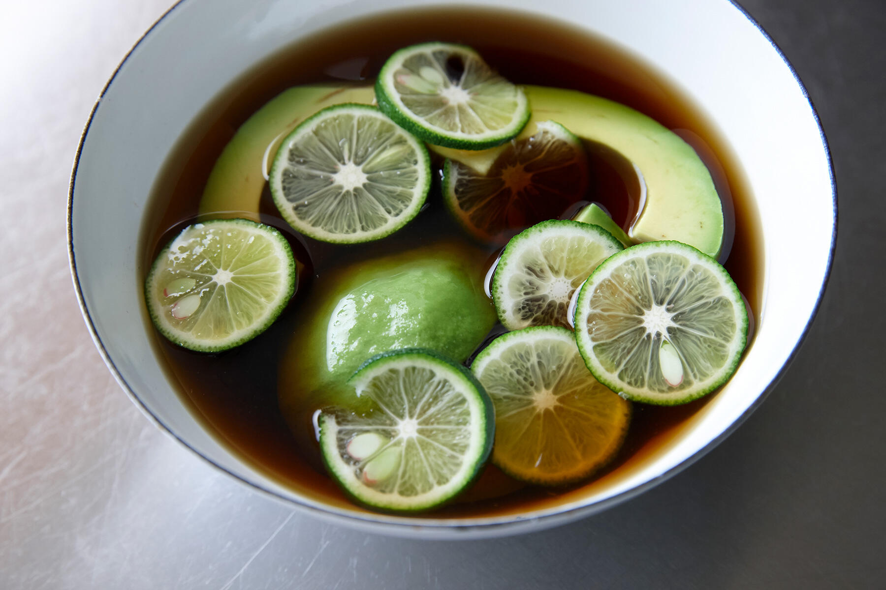 アボカドを漬ける