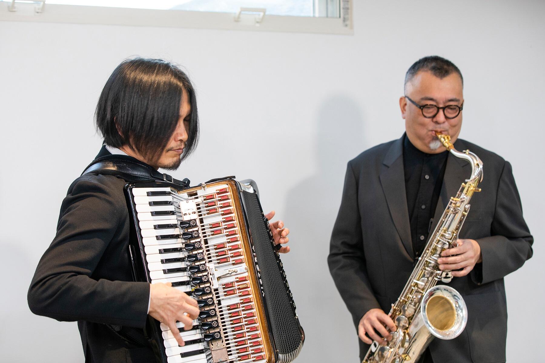 サックス奏者・田中邦和さんとアコーディオン奏者・佐藤芳明さん