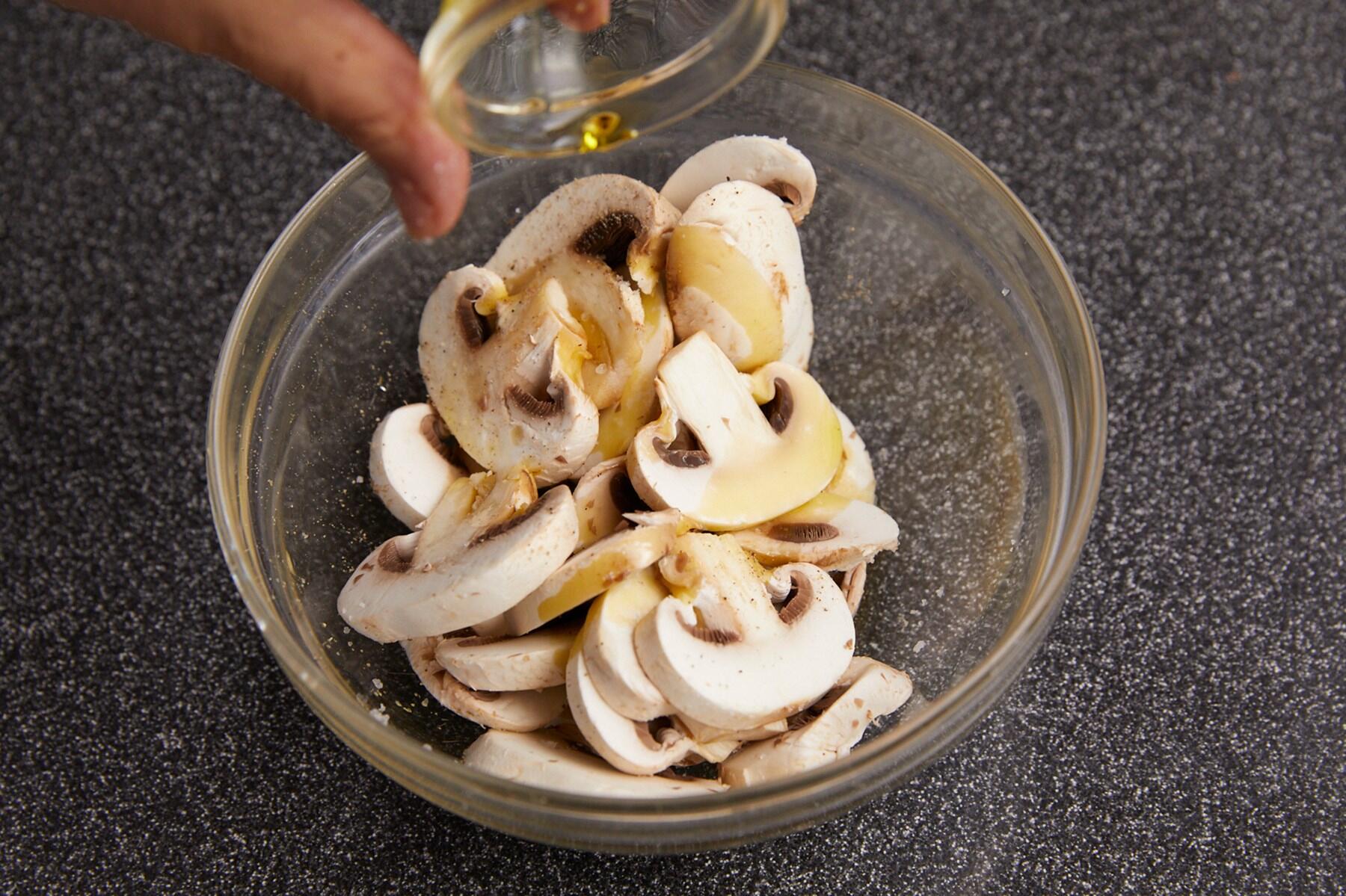 マッシュルームに調味料