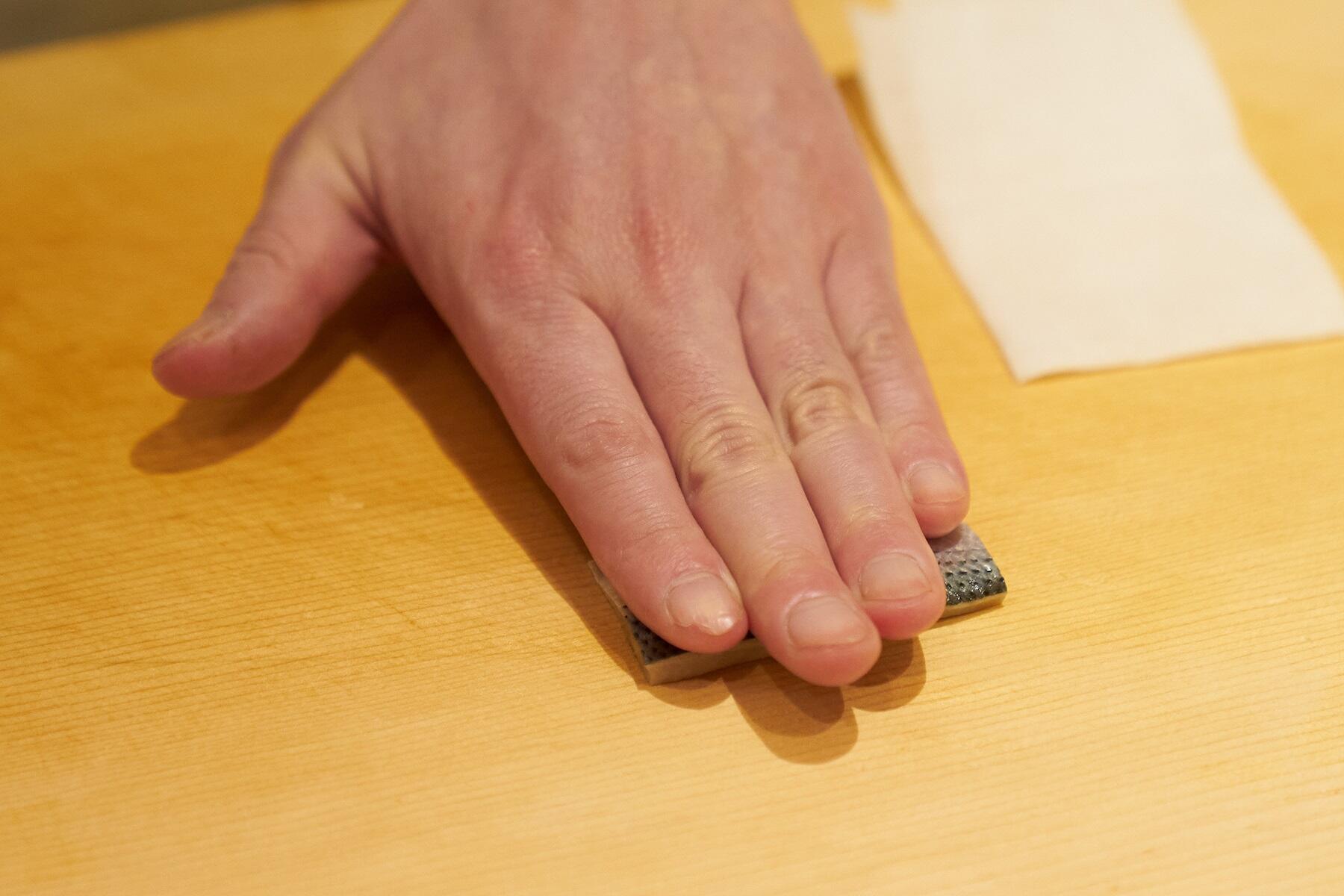 手と魚の大きさ比較